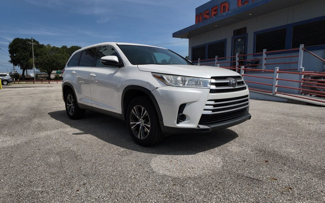 2019 TOYOTA HIGHLANDER LE