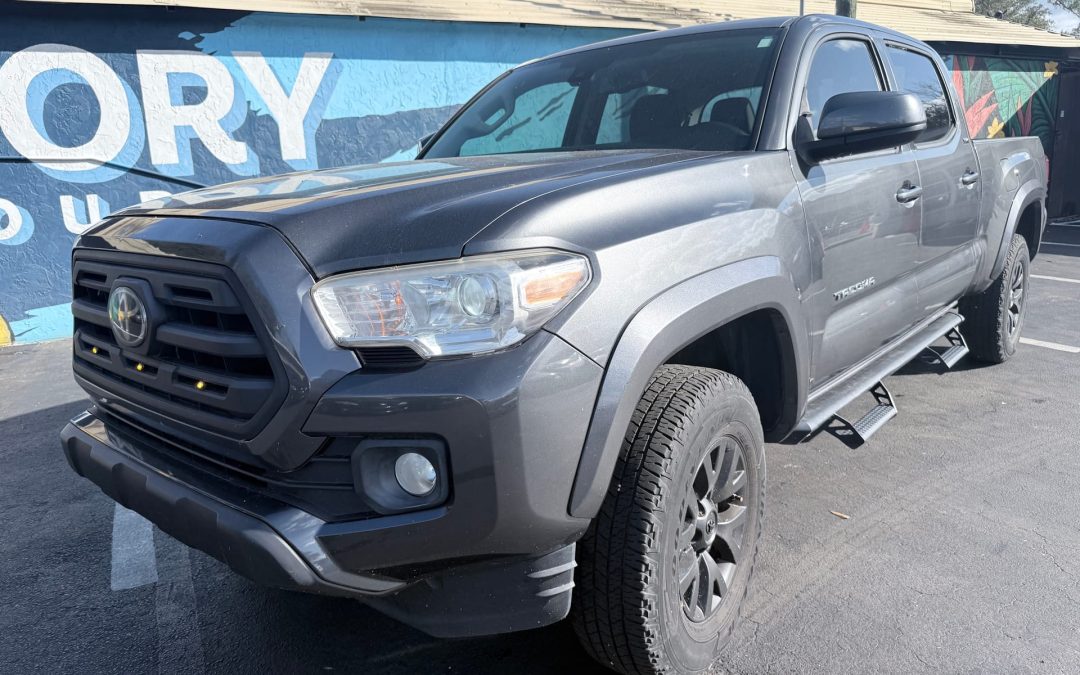 2017 TOYOTA TACOMA SR; SR5