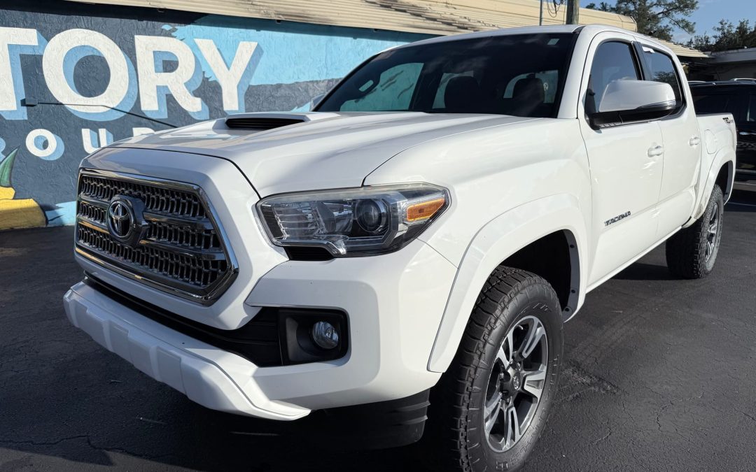 2017 TOYOTA TACOMA