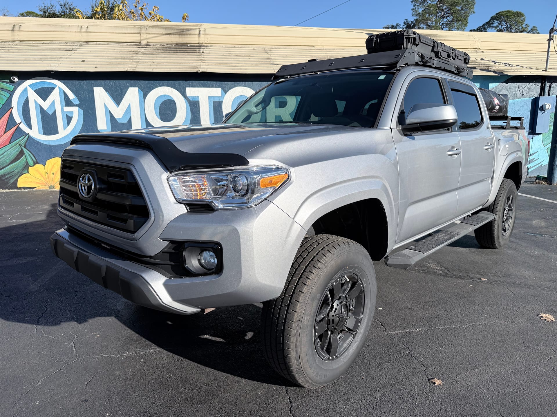 2017 Toyota Tacoma SR5's photo