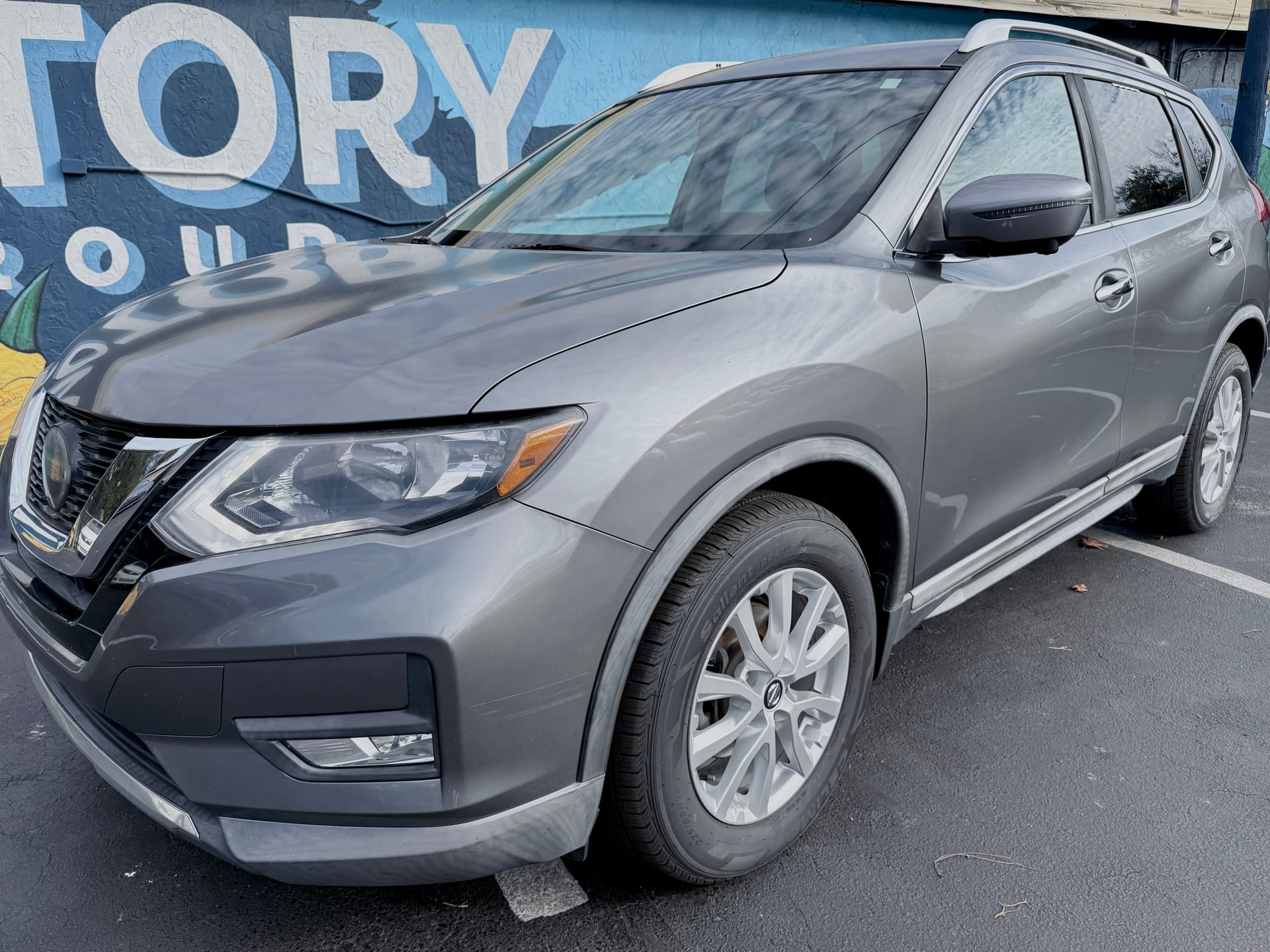 2018 Nissan Rogue SV's photo