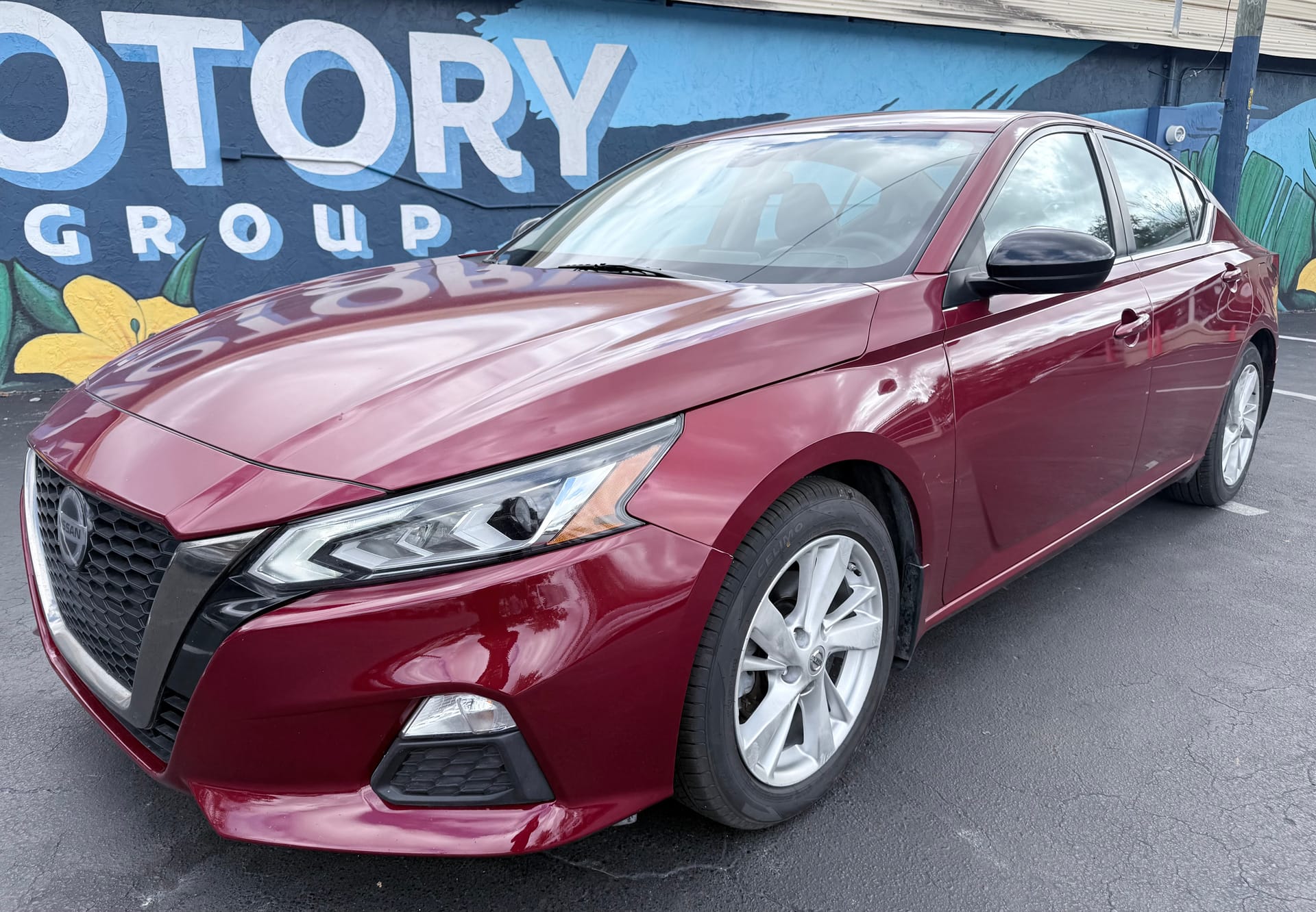 2020 Nissan Altima SR's photo