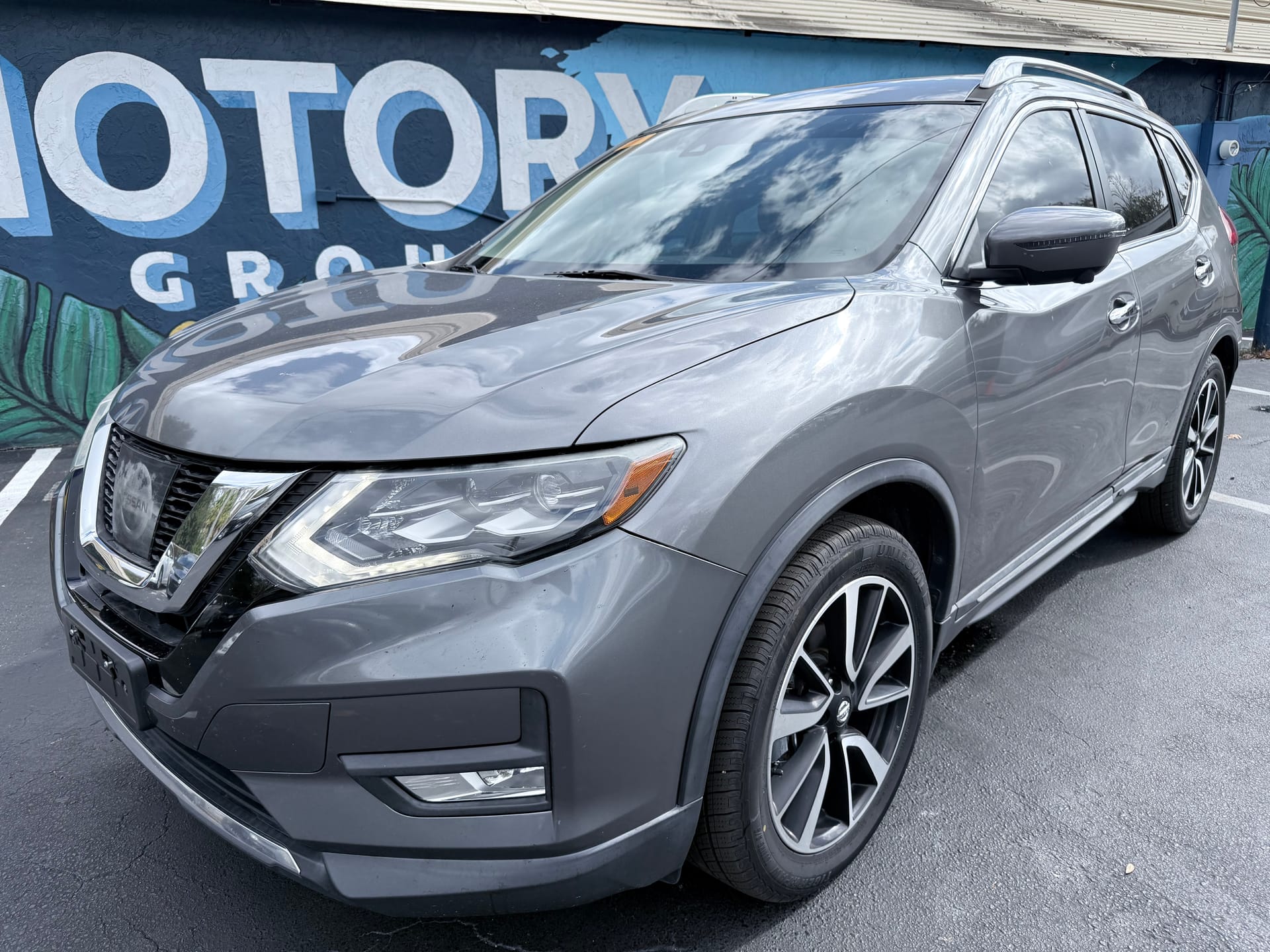 2017 Nissan Rogue SL's photo