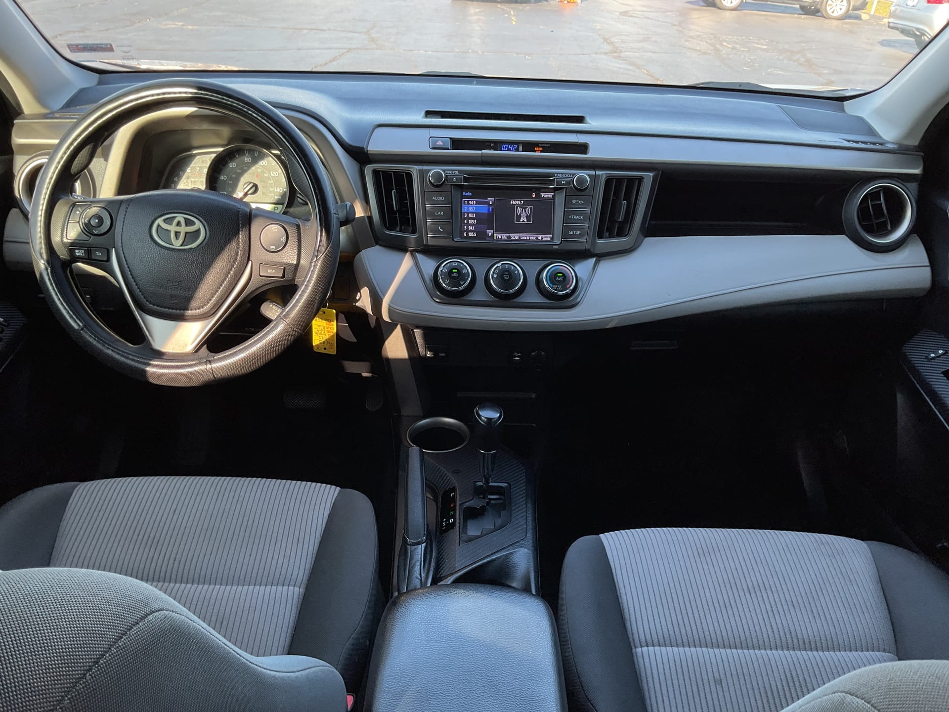 2014 TOYOTA RAV4 LE - Gallery Image