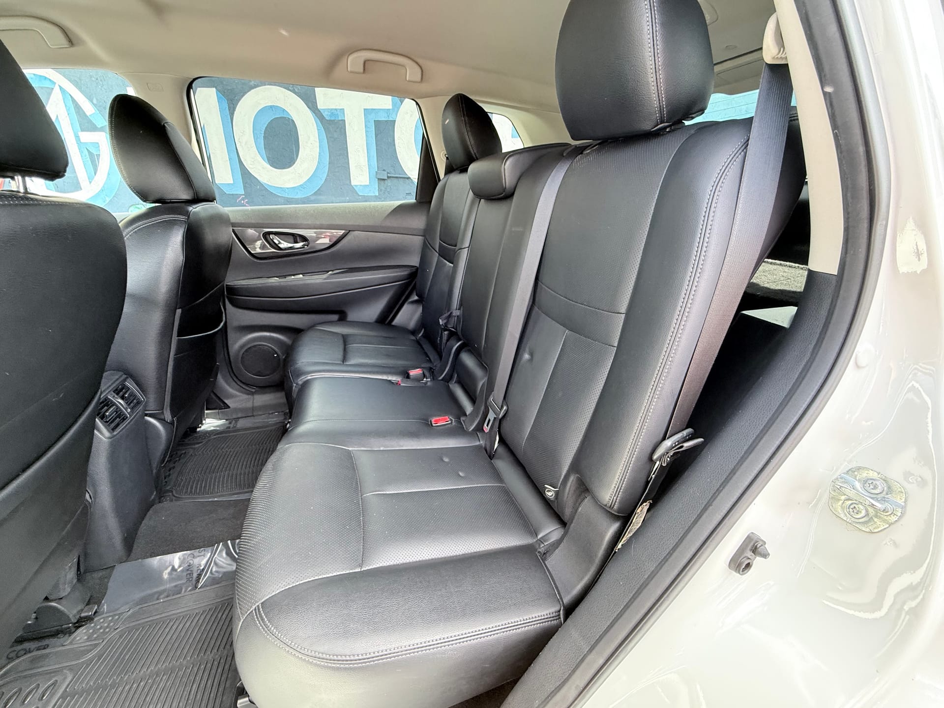 2019 NISSAN ROGUE - Gallery Image