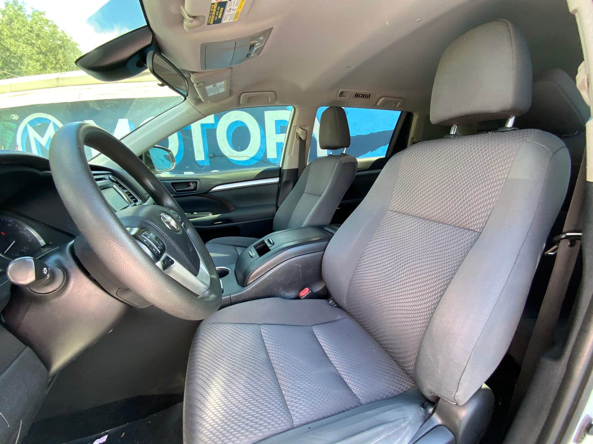 2019 TOYOTA HIGHLANDER - Gallery Image