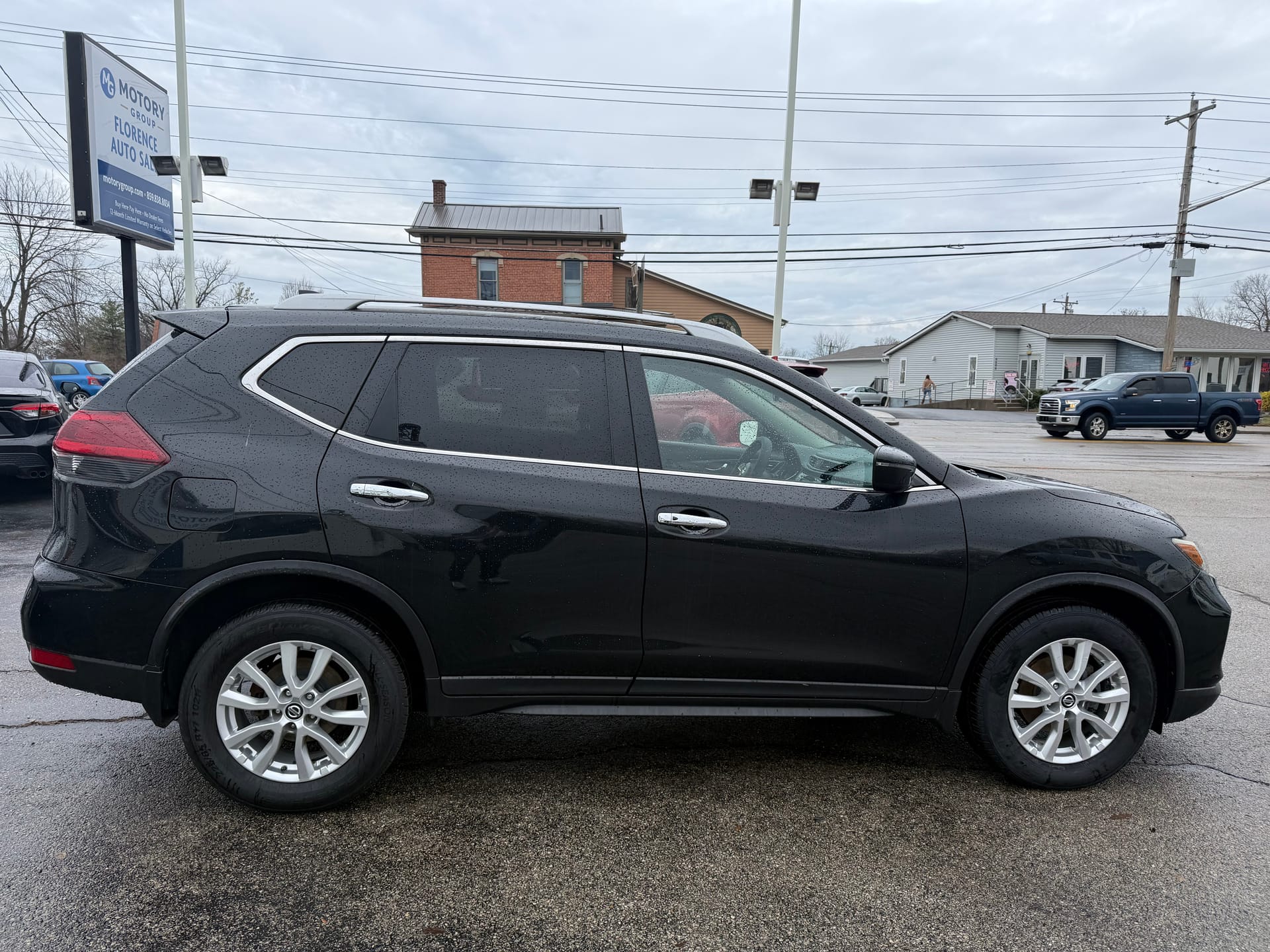 2019 NISSAN ROGUE S; SL; SV - Gallery Image