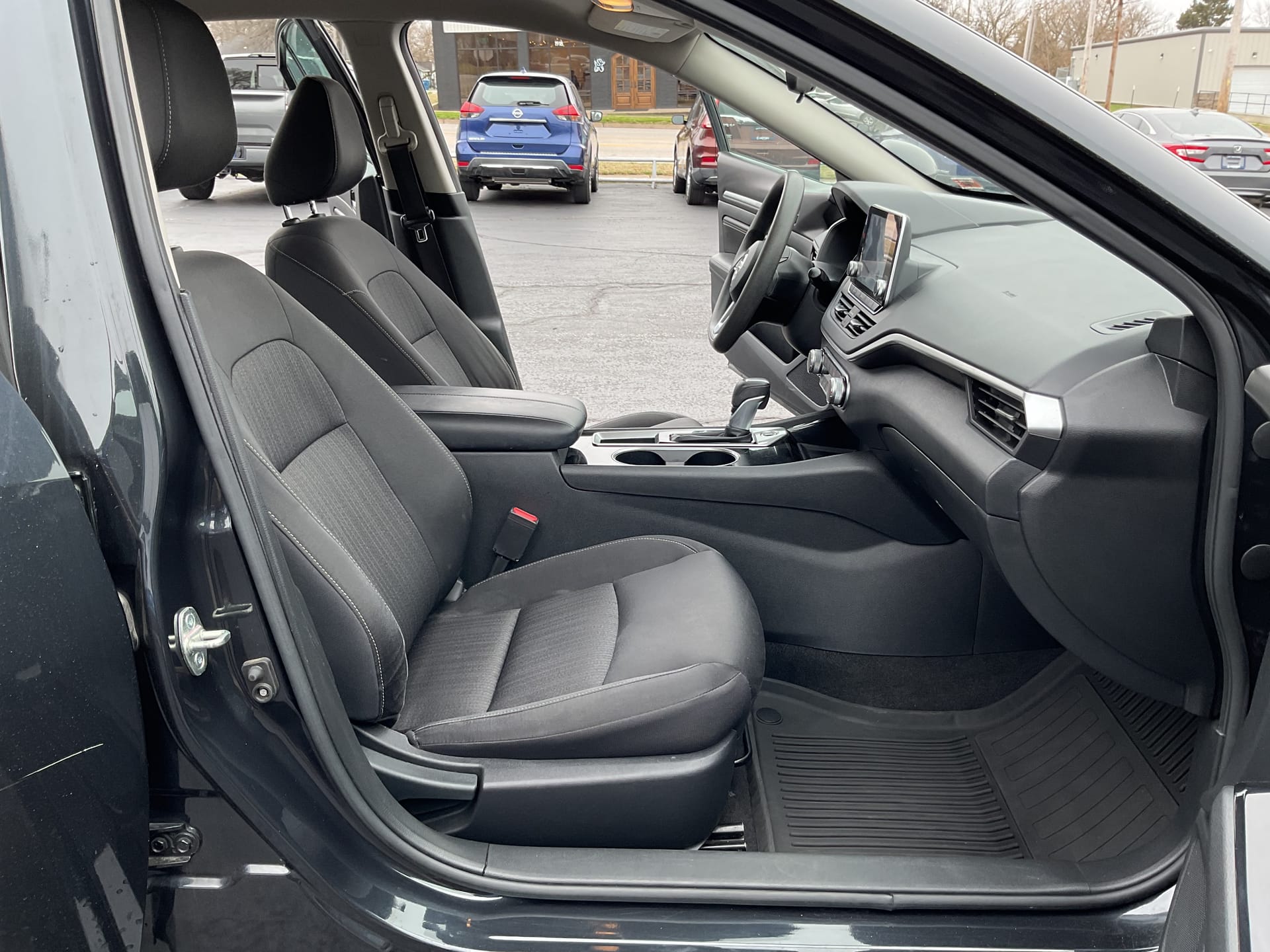 2021 NISSAN ALTIMA - Gallery Image