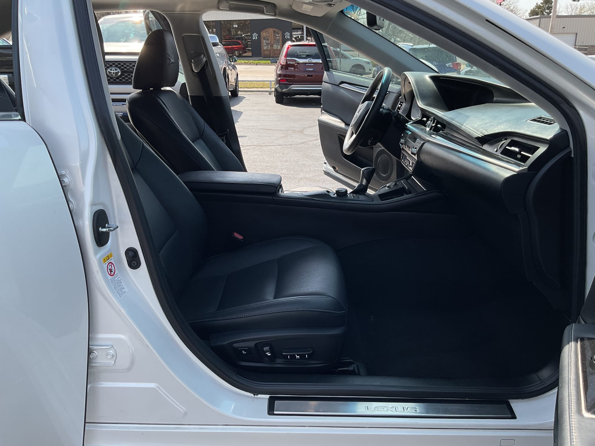 2016 LEXUS ES 350 - Gallery Image