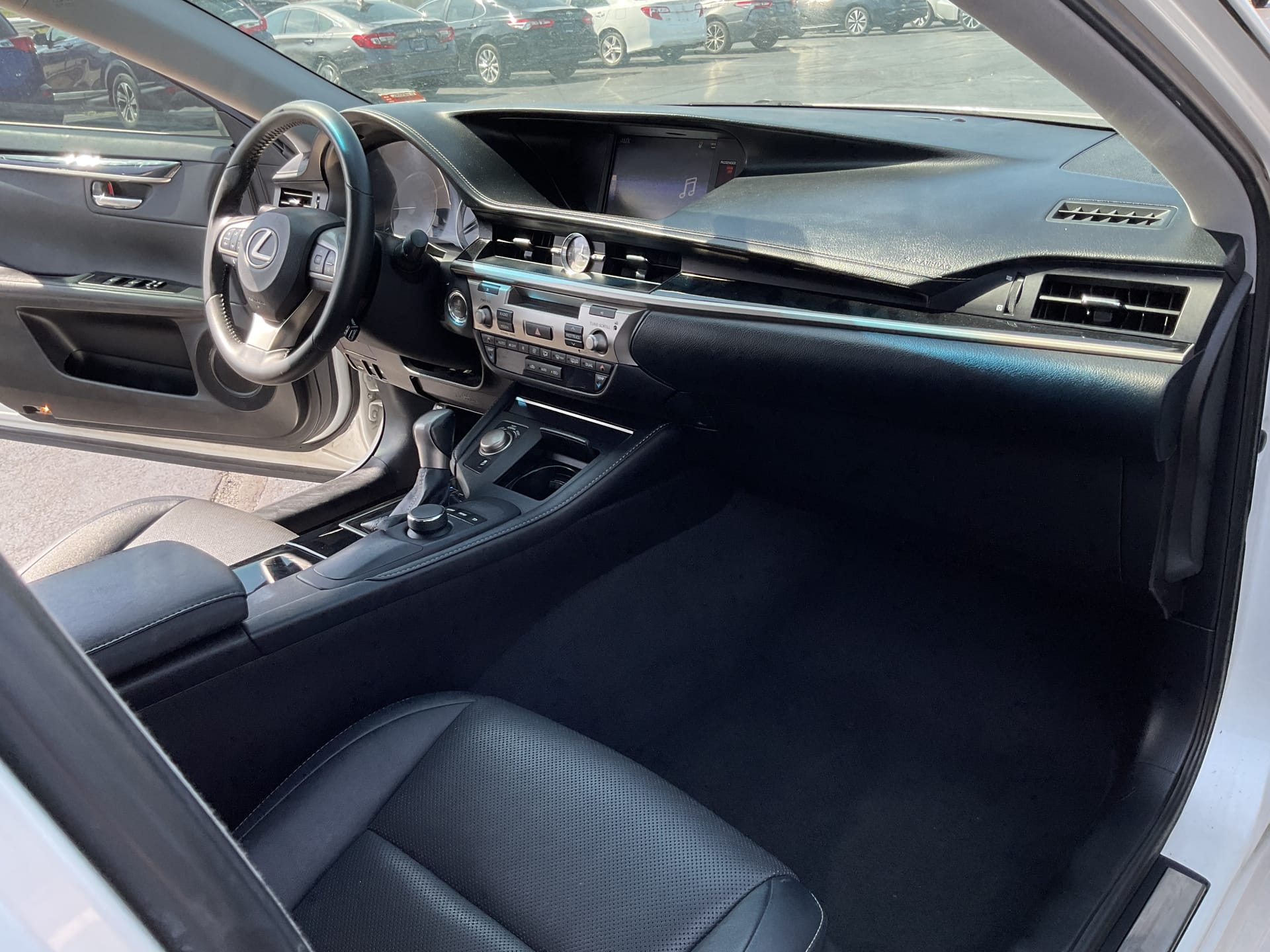 2016 LEXUS ES 350 - Gallery Image