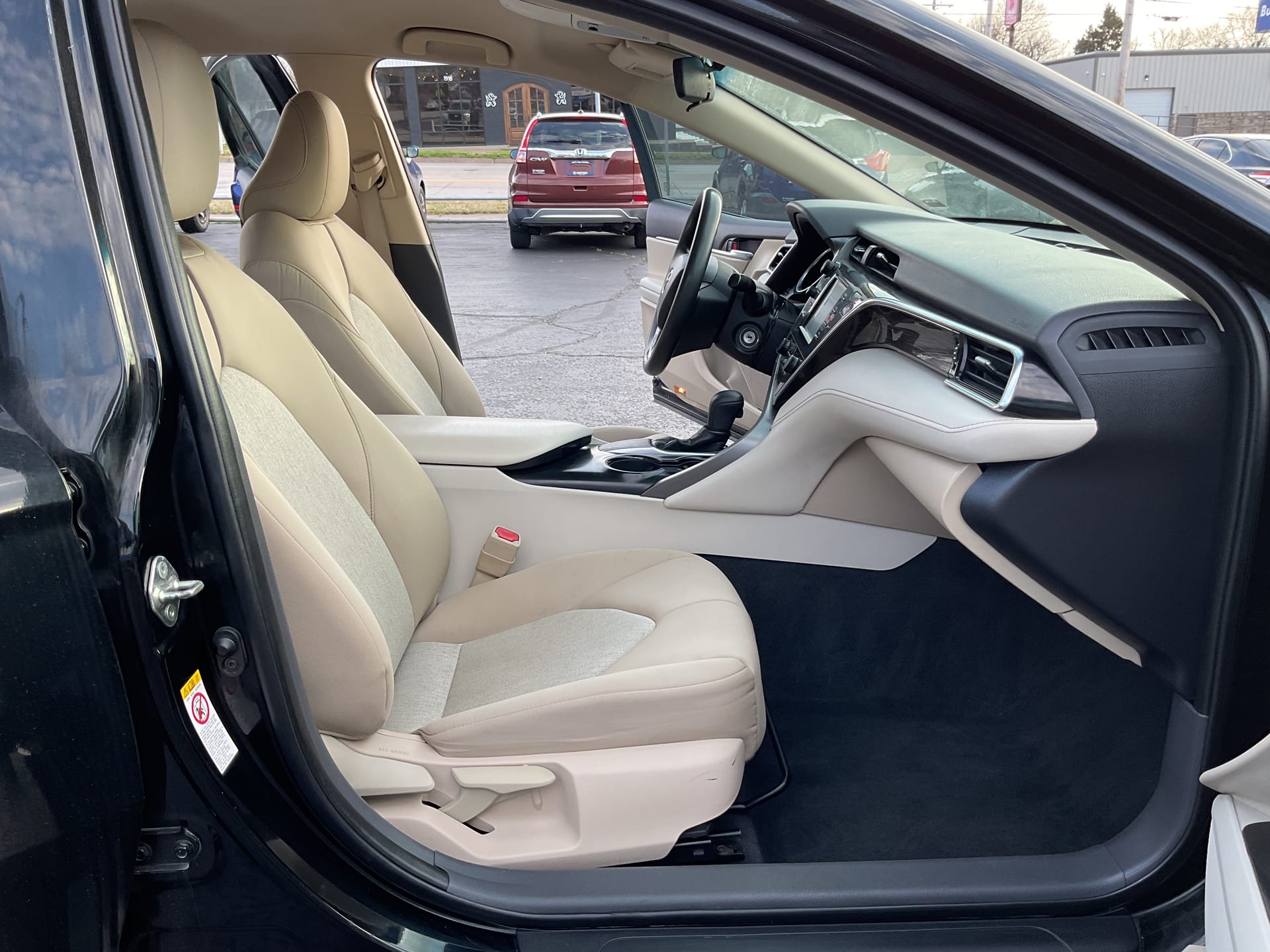 2018 TOYOTA CAMRY - Gallery Image