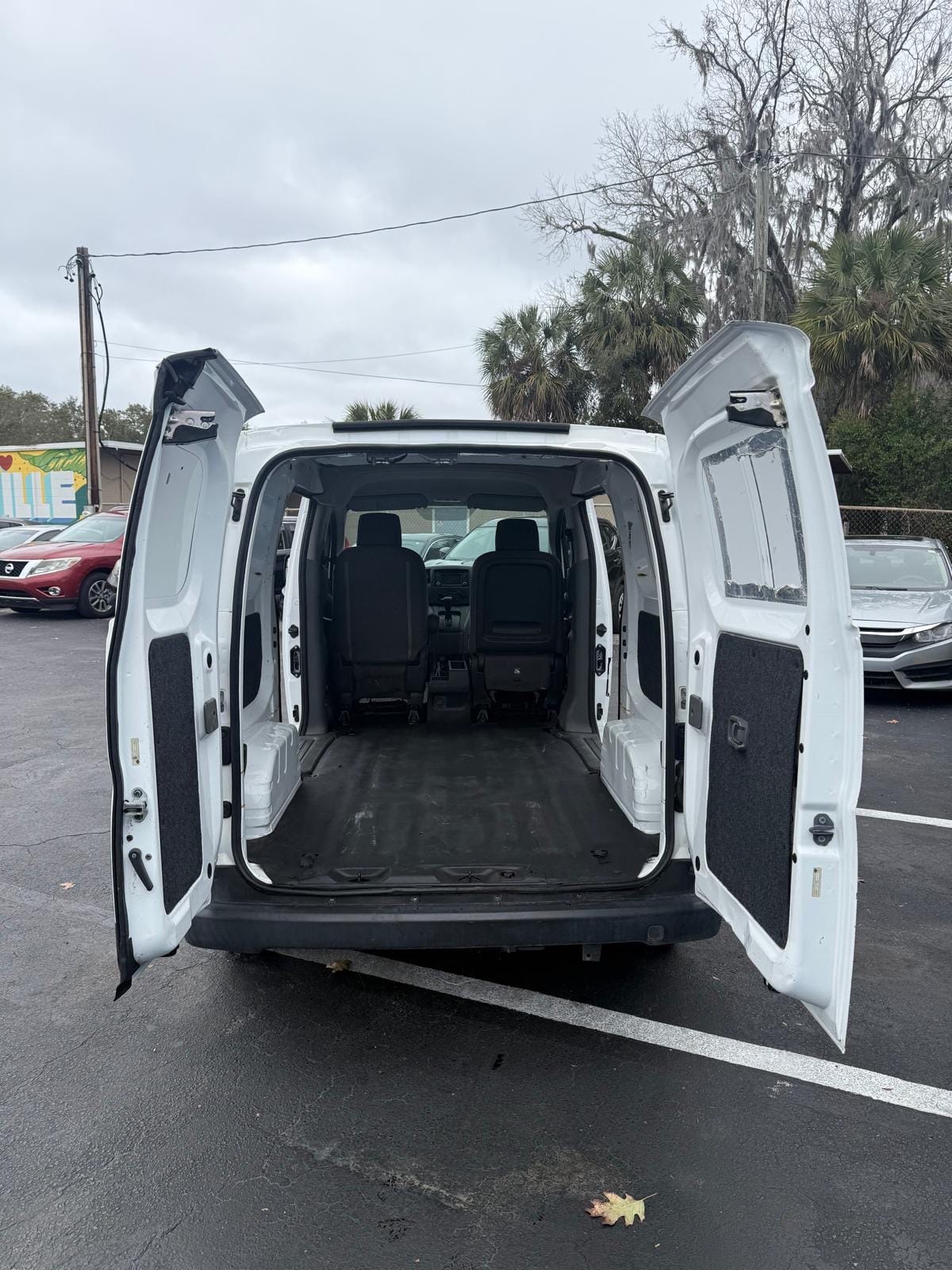 2015 NISSAN NV200 - Gallery Image