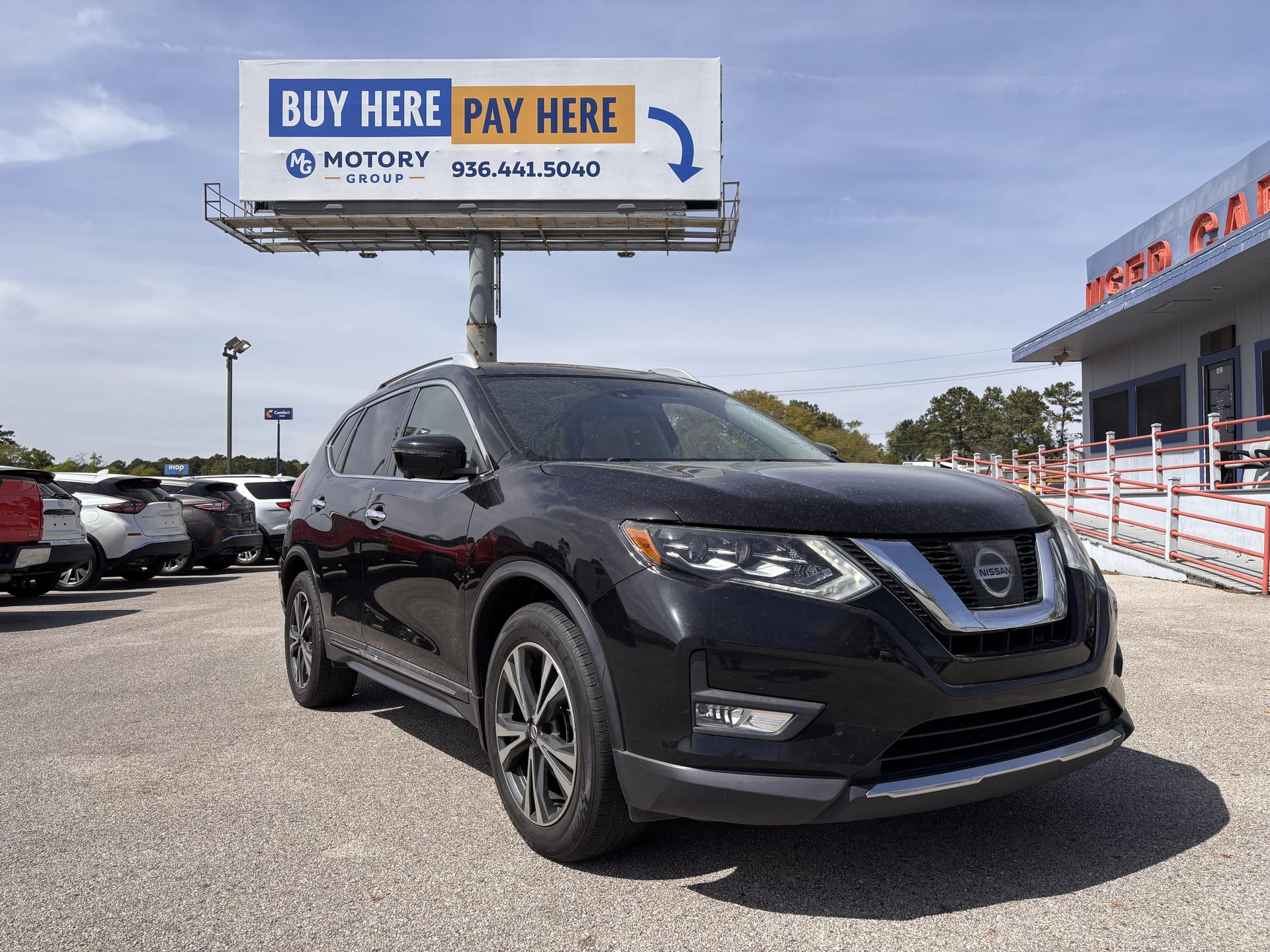 2017 NISSAN ROGUE - Gallery Image