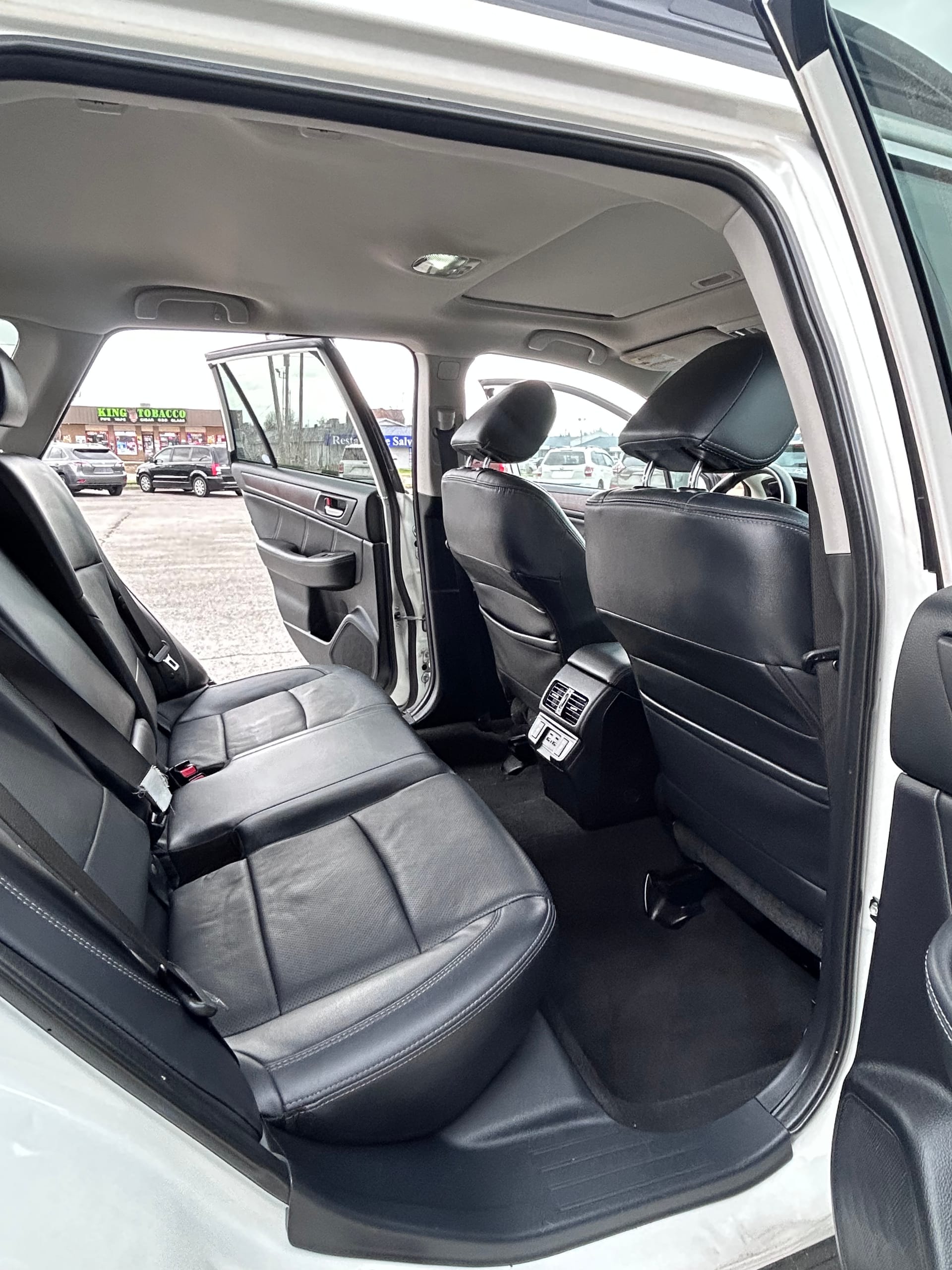 2019 SUBARU OUTBACK - Gallery Image