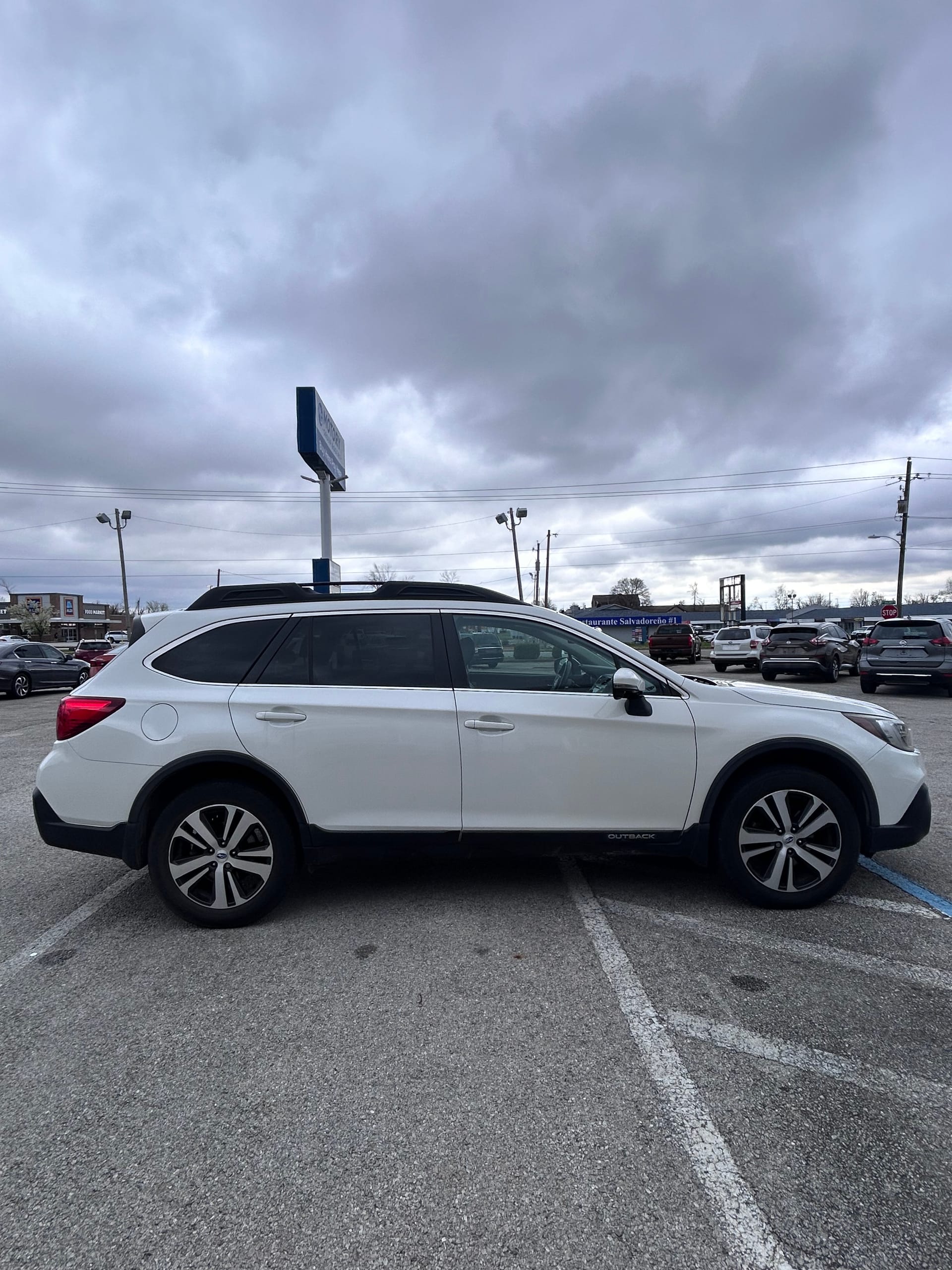 2019 SUBARU OUTBACK - Gallery Image