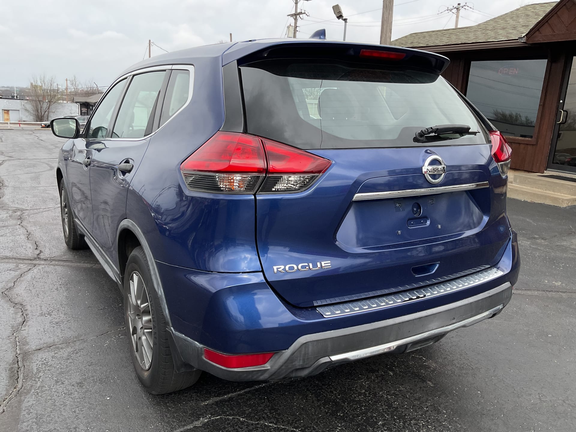 2017 NISSAN ROGUE - Gallery Image