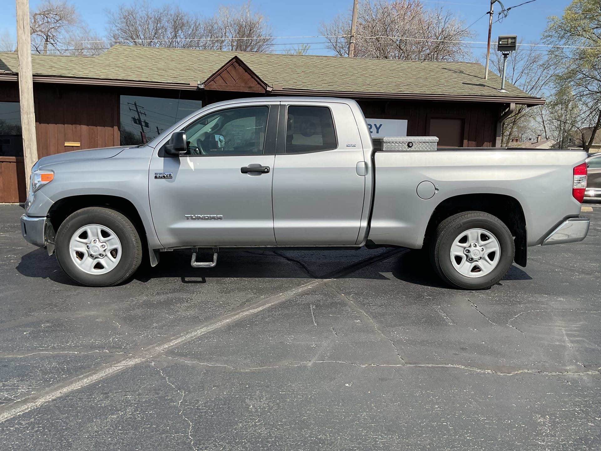 2016 TOYOTA TUNDRA - Gallery Image