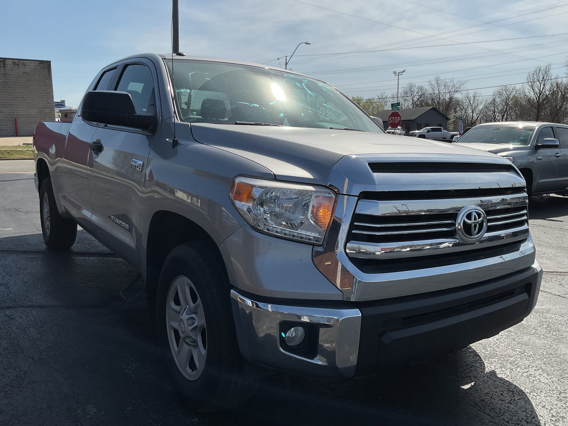 2016 TOYOTA TUNDRA - Gallery Image