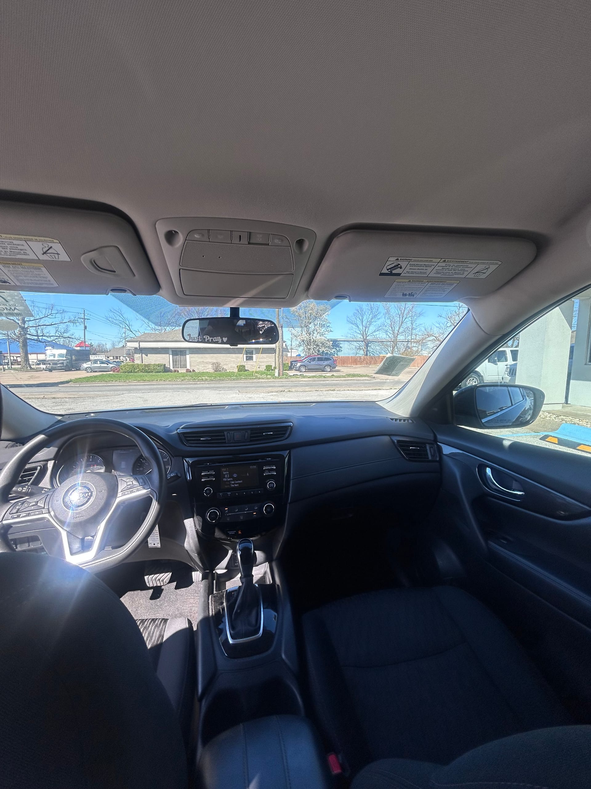 2017 NISSAN ROGUE - Gallery Image