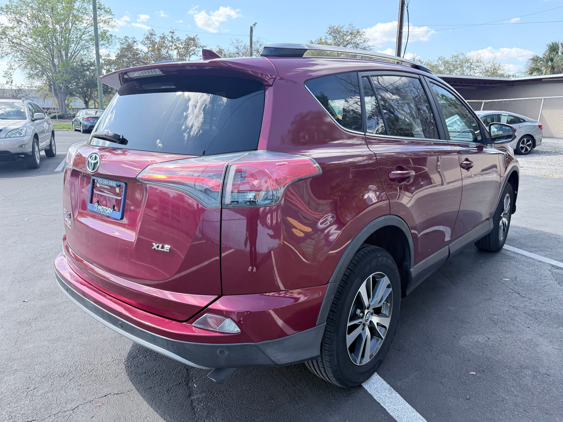 2018 TOYOTA RAV4 - Gallery Image