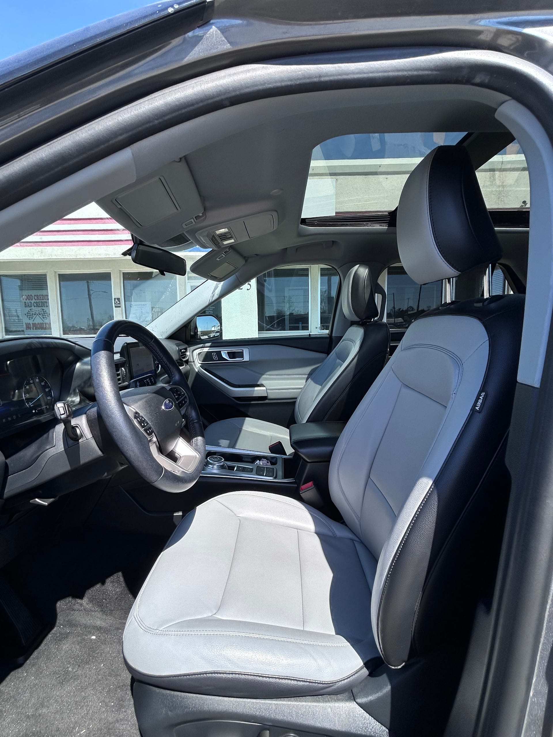 2021 FORD EXPLORER - Gallery Image