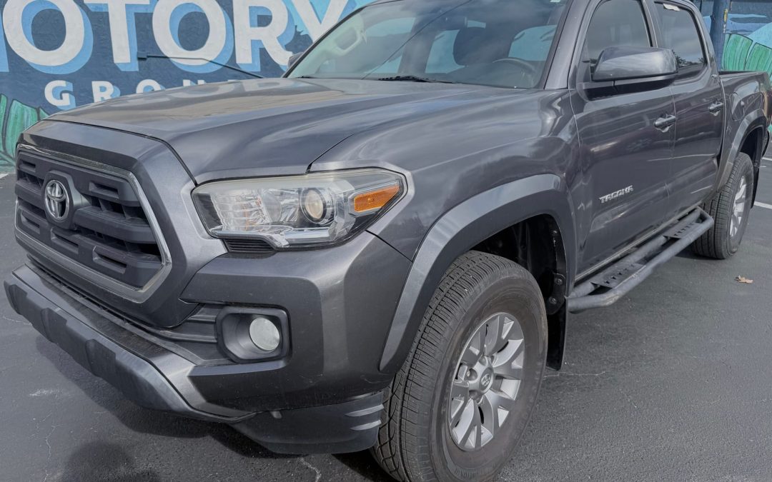 2017 TOYOTA TACOMA SR; SR5