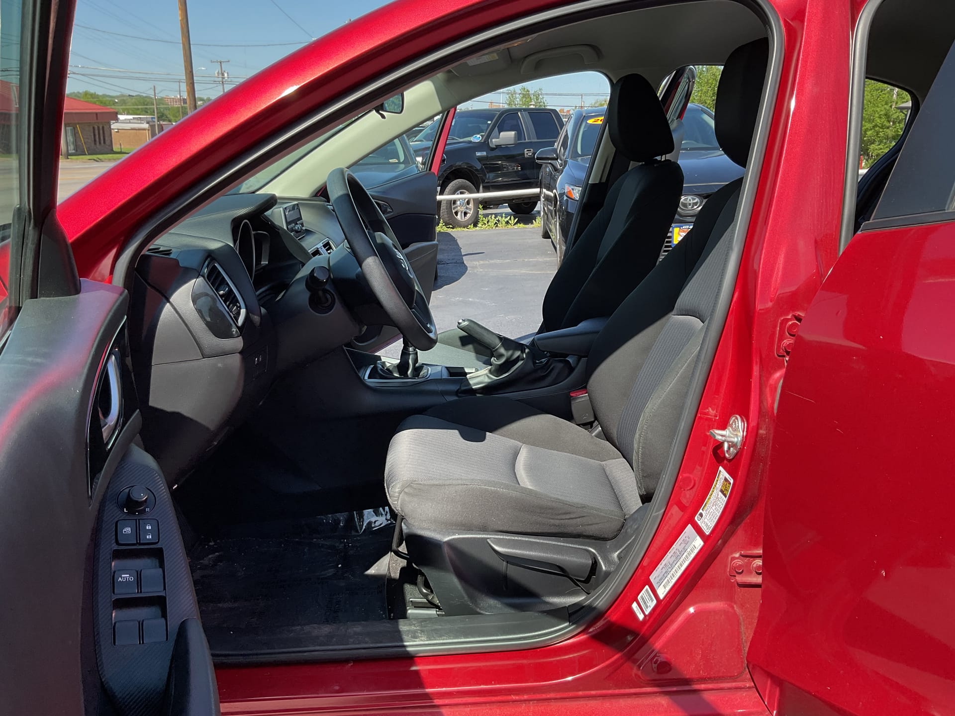 2014 MAZDA MAZDA3 - Gallery Image