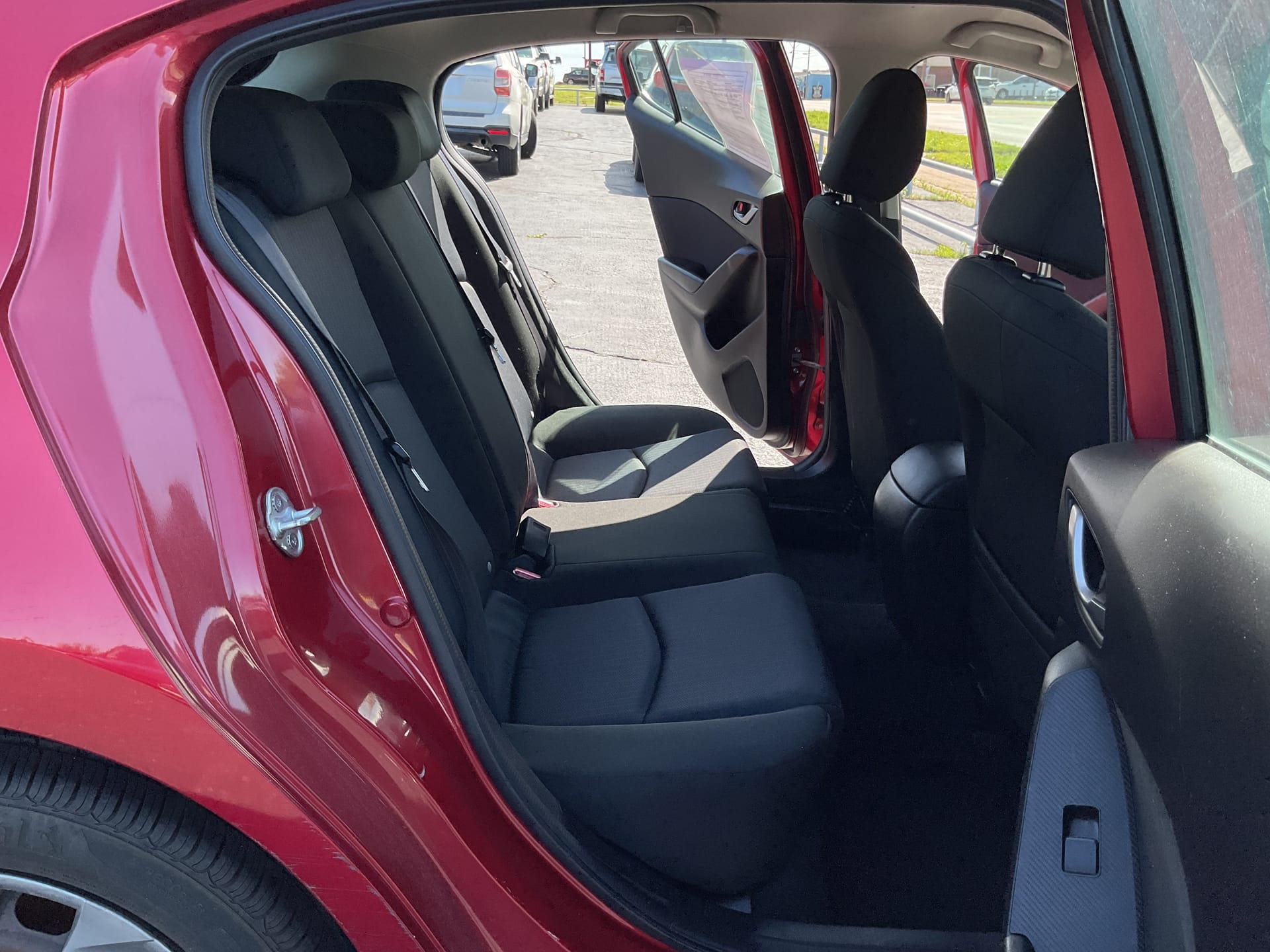 2014 MAZDA MAZDA3 - Gallery Image