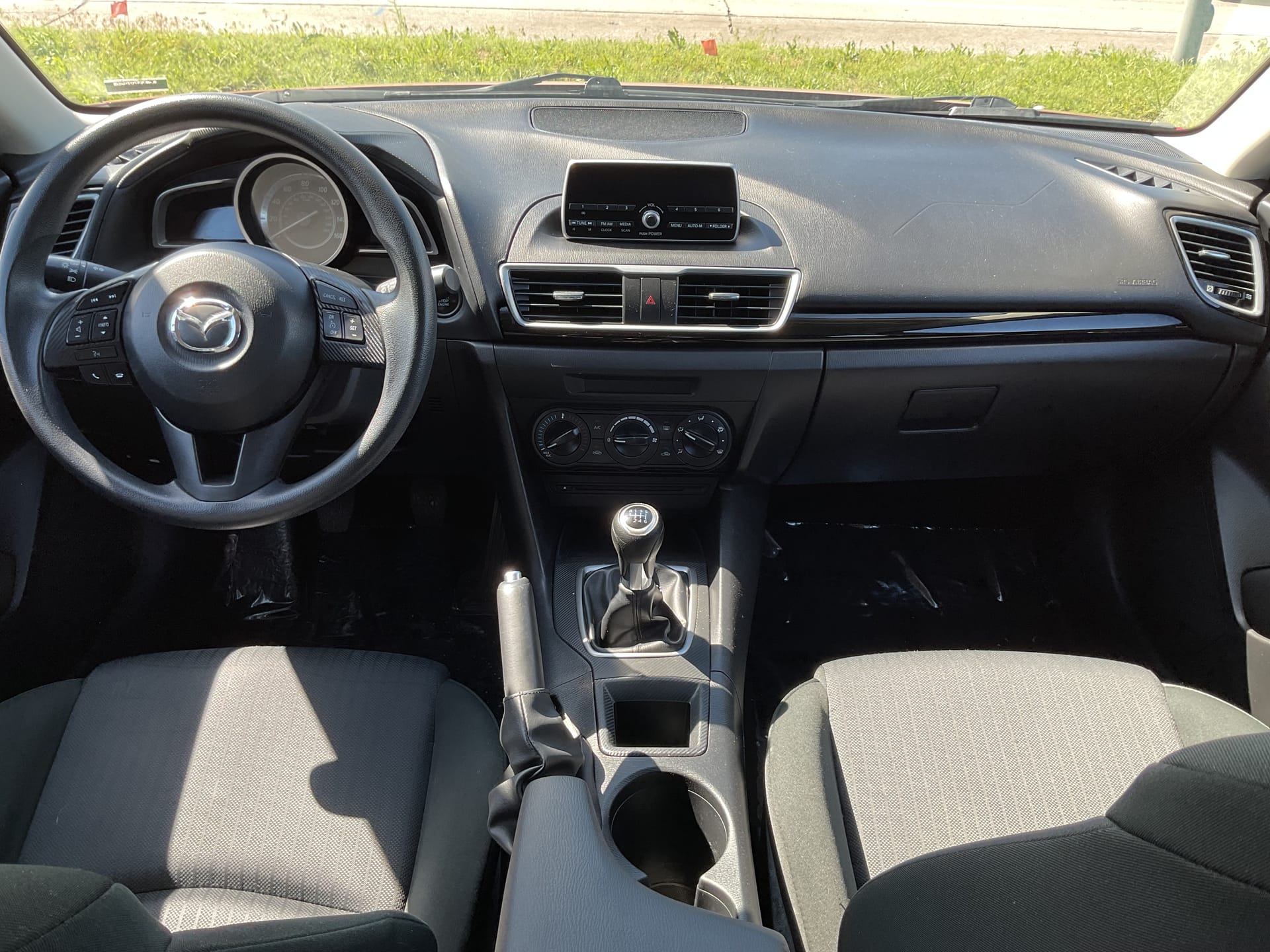 2014 MAZDA MAZDA3 - Gallery Image