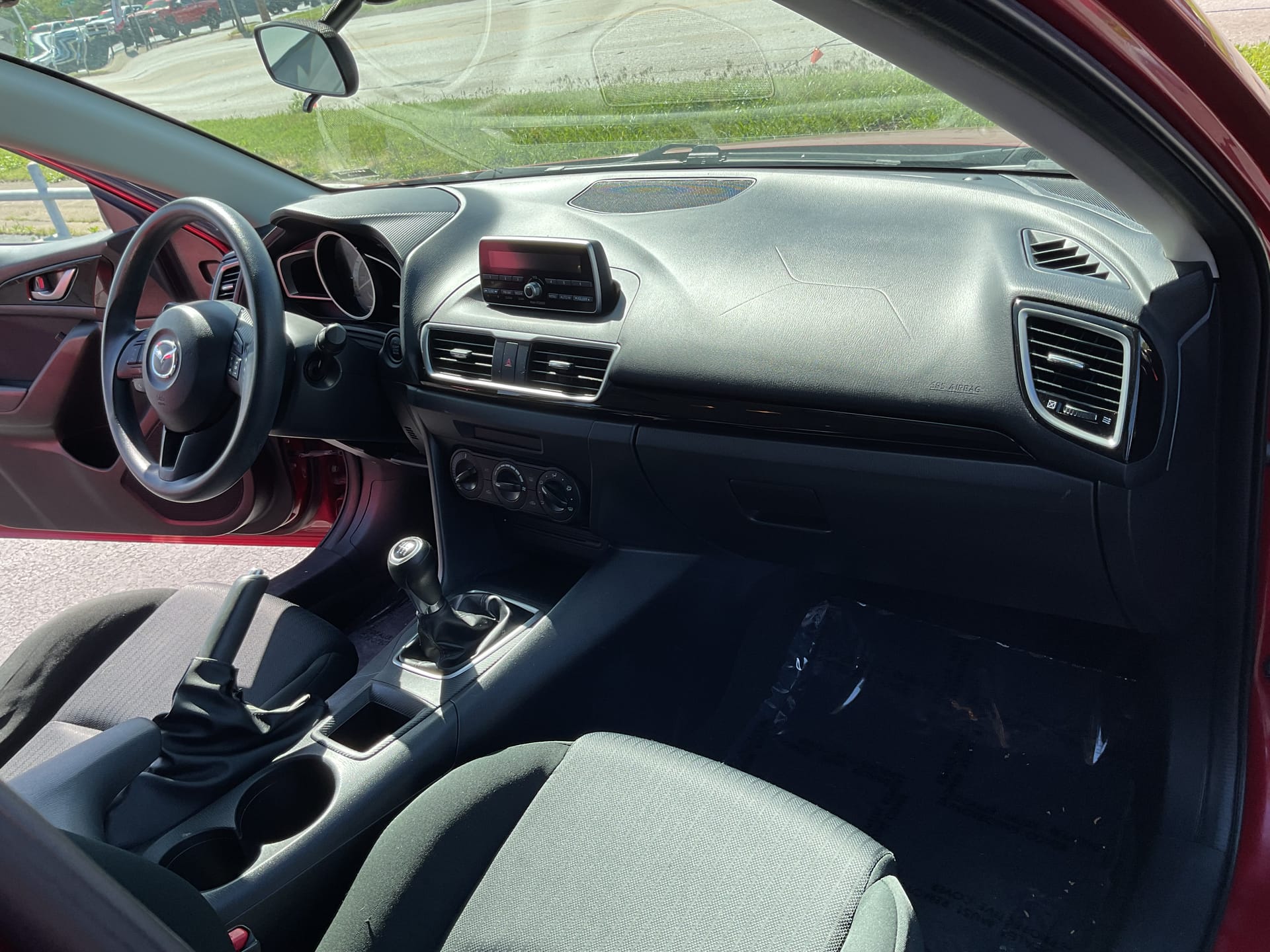 2014 MAZDA MAZDA3 - Gallery Image