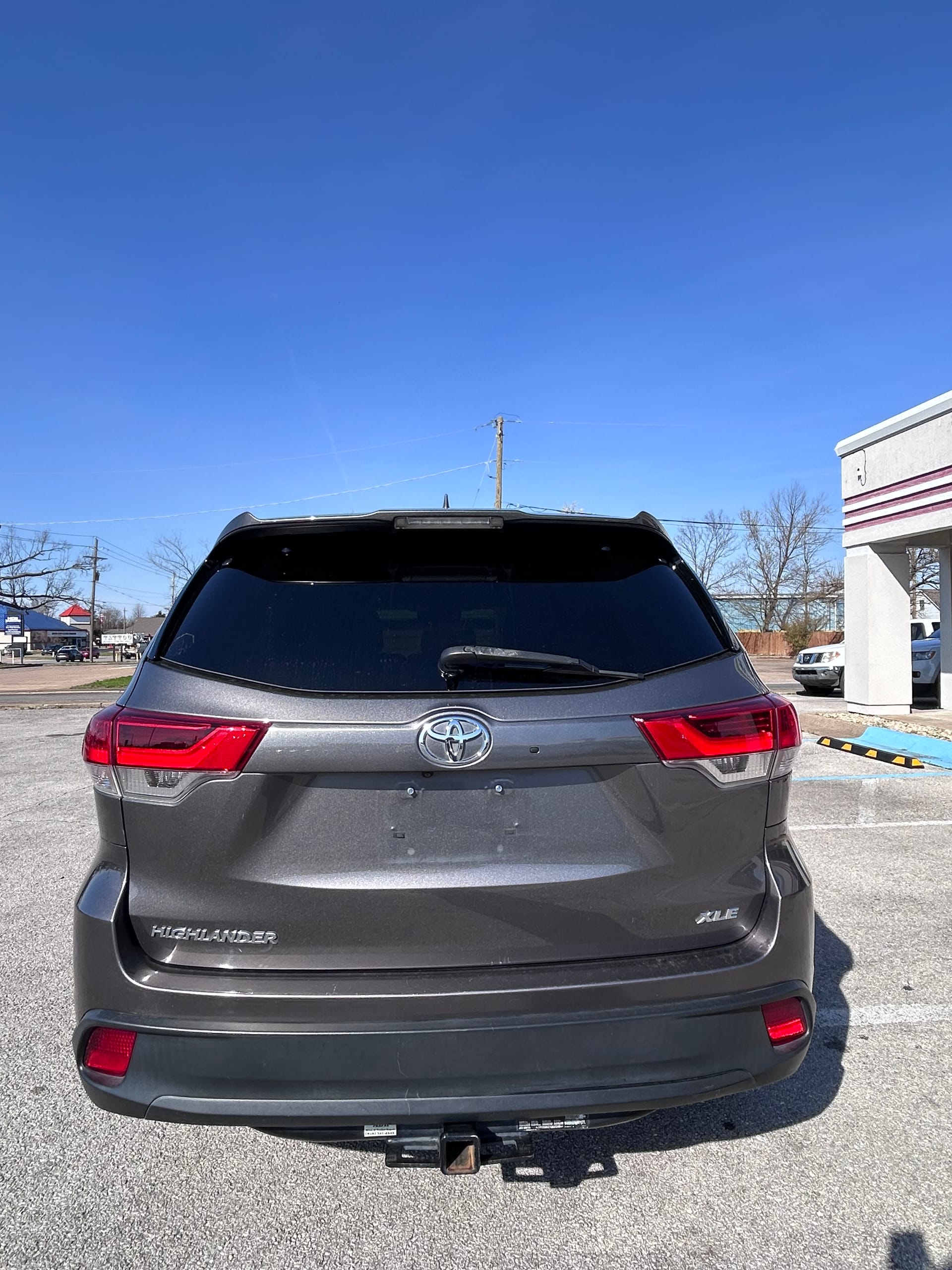 2017 TOYOTA HIGHLANDER - Gallery Image