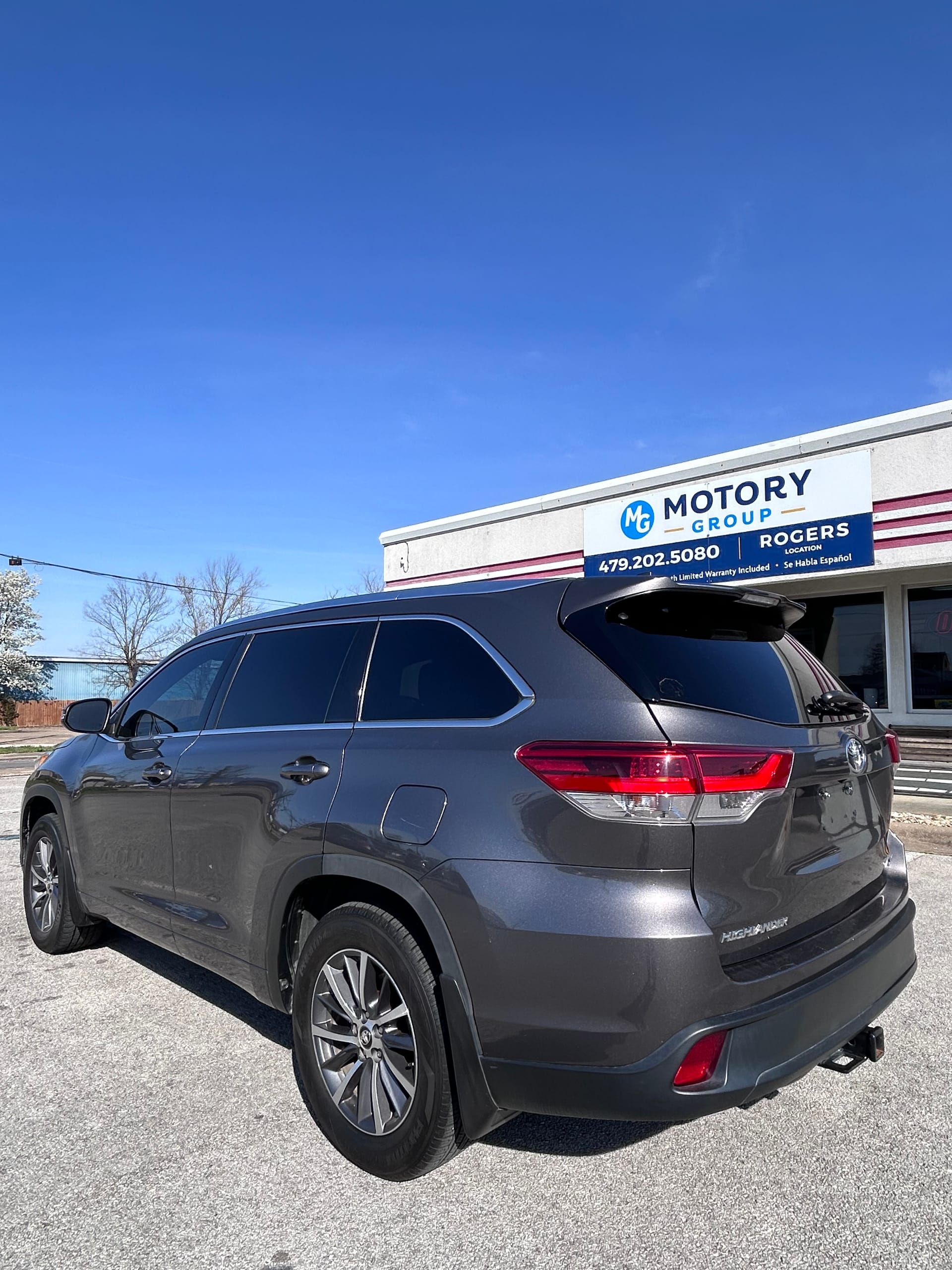 2017 TOYOTA HIGHLANDER - Gallery Image