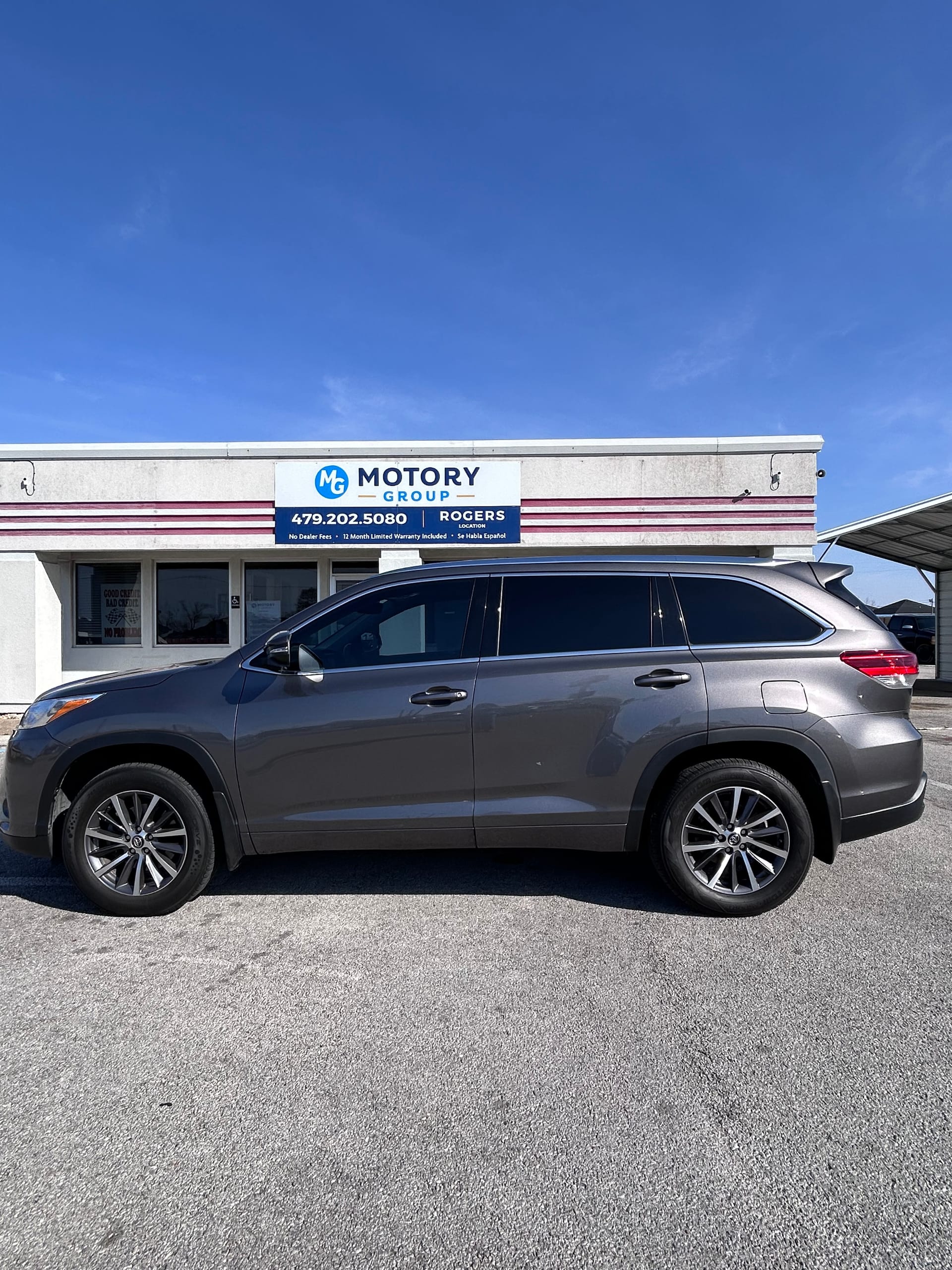 2017 TOYOTA HIGHLANDER - Gallery Image