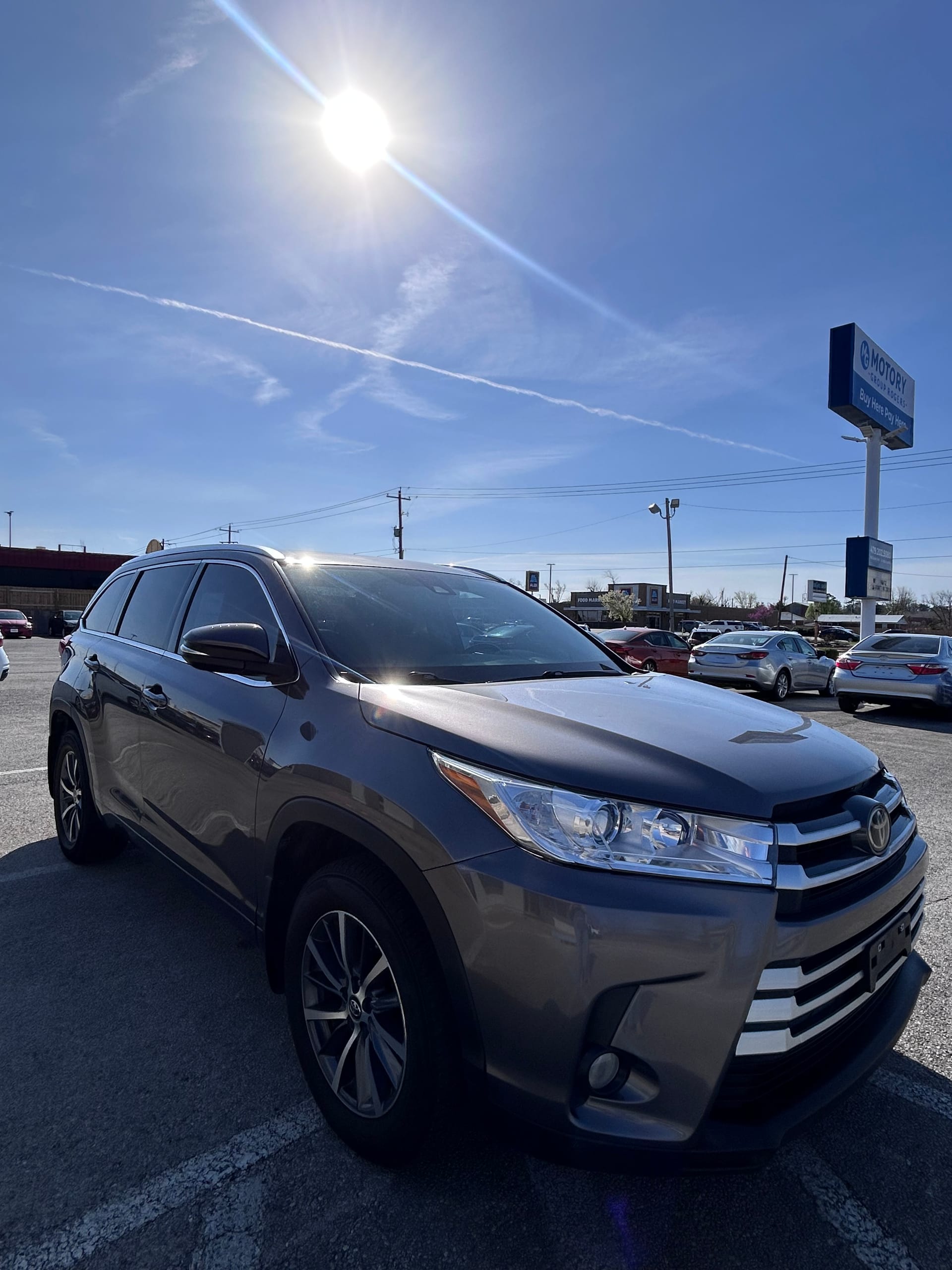 2017 TOYOTA HIGHLANDER - Gallery Image