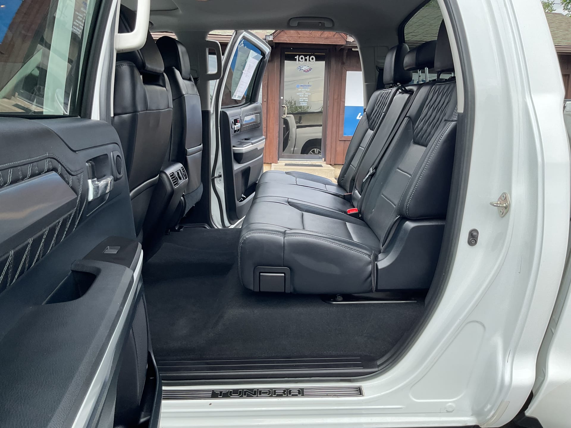 2016 TOYOTA TUNDRA - Gallery Image