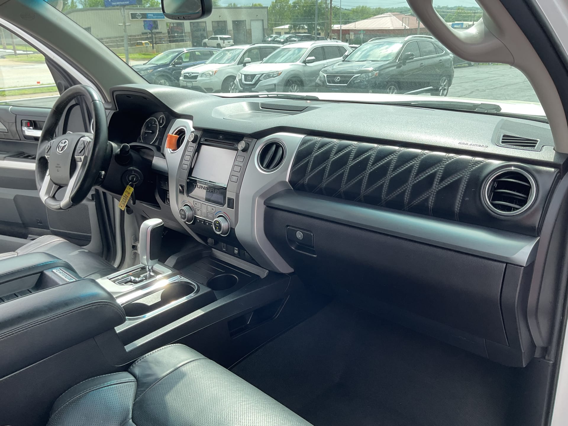 2016 TOYOTA TUNDRA - Gallery Image