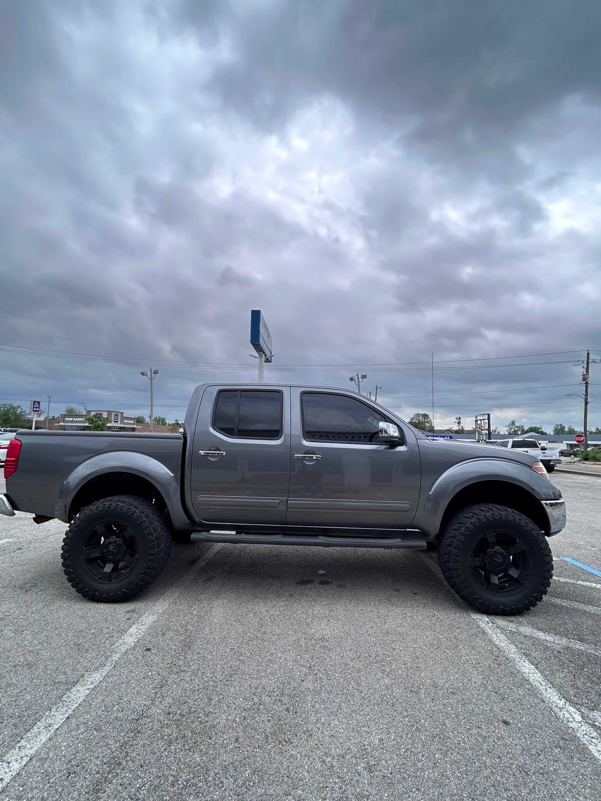 2016 NISSAN FRONTIER - Gallery Image