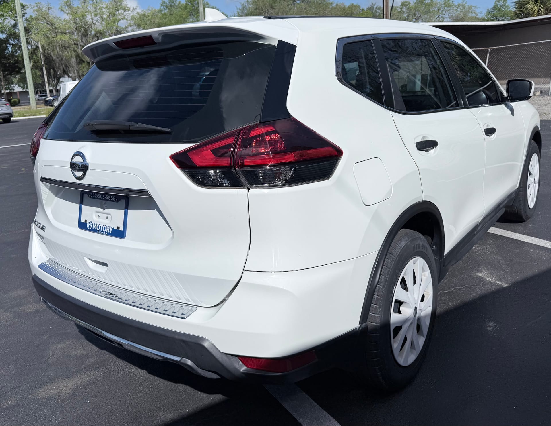 2018 NISSAN ROGUE - Gallery Image