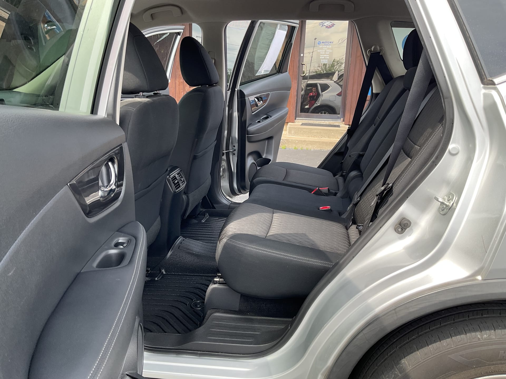 2019 NISSAN ROGUE - Gallery Image