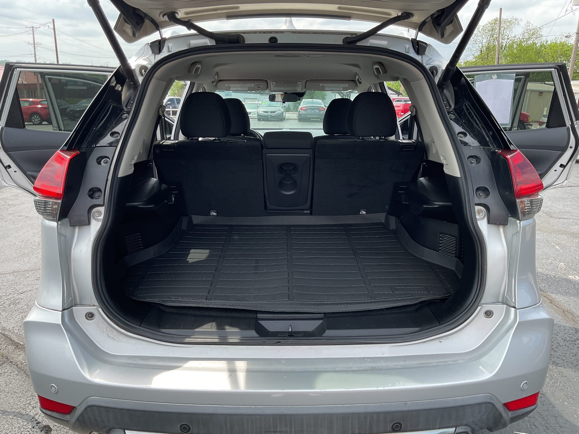 2019 NISSAN ROGUE - Gallery Image