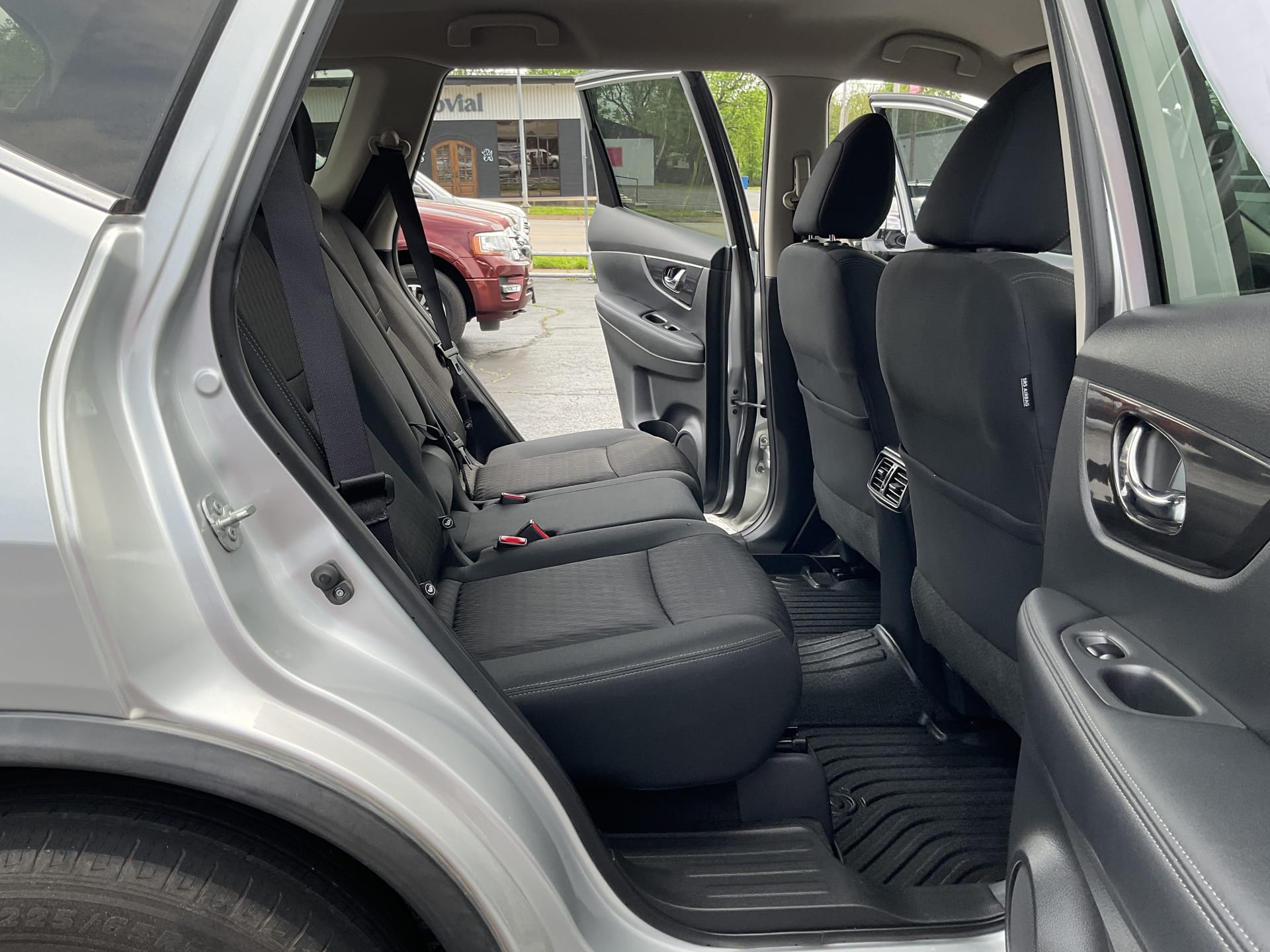 2019 NISSAN ROGUE - Gallery Image