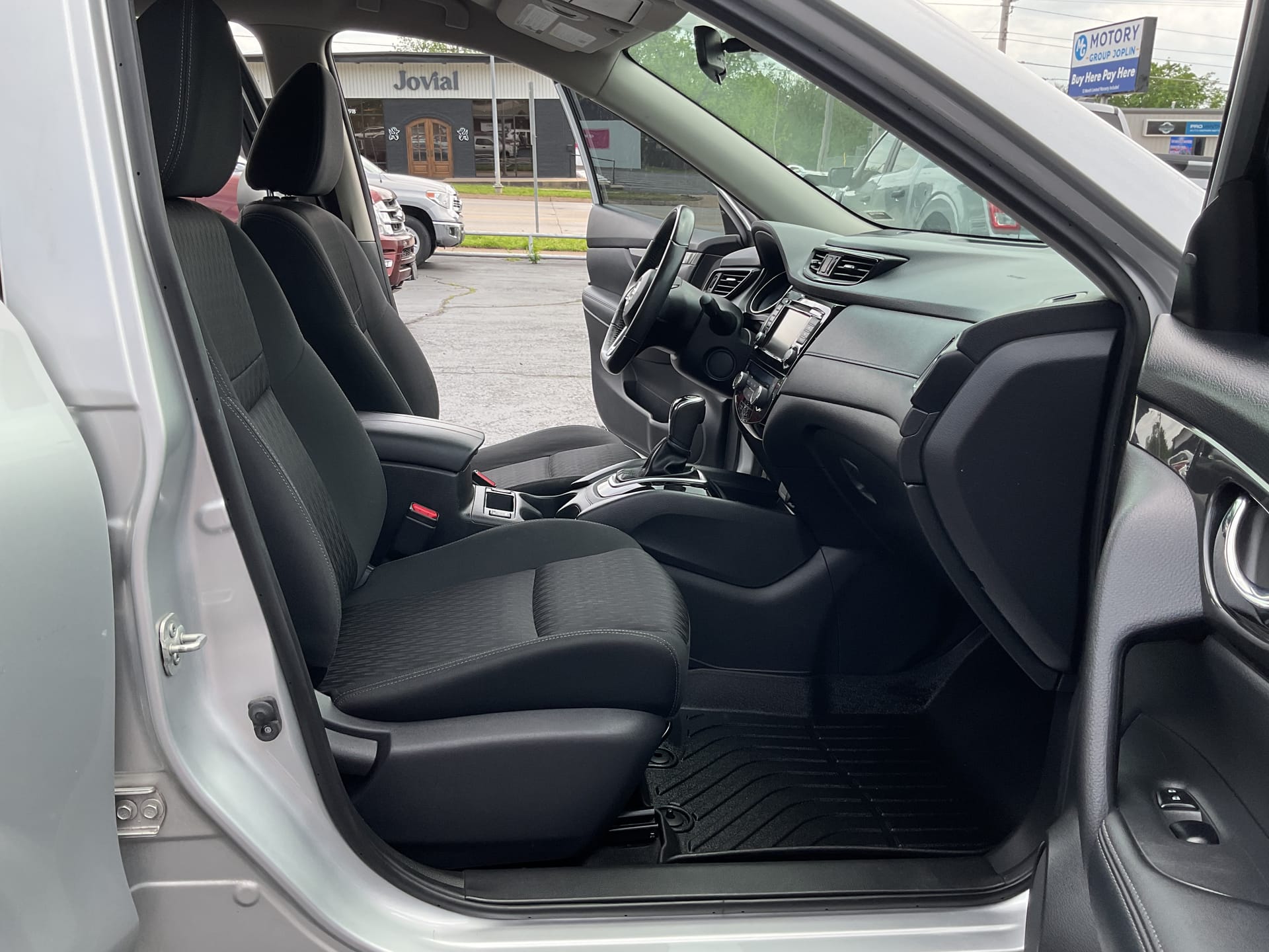 2019 NISSAN ROGUE - Gallery Image