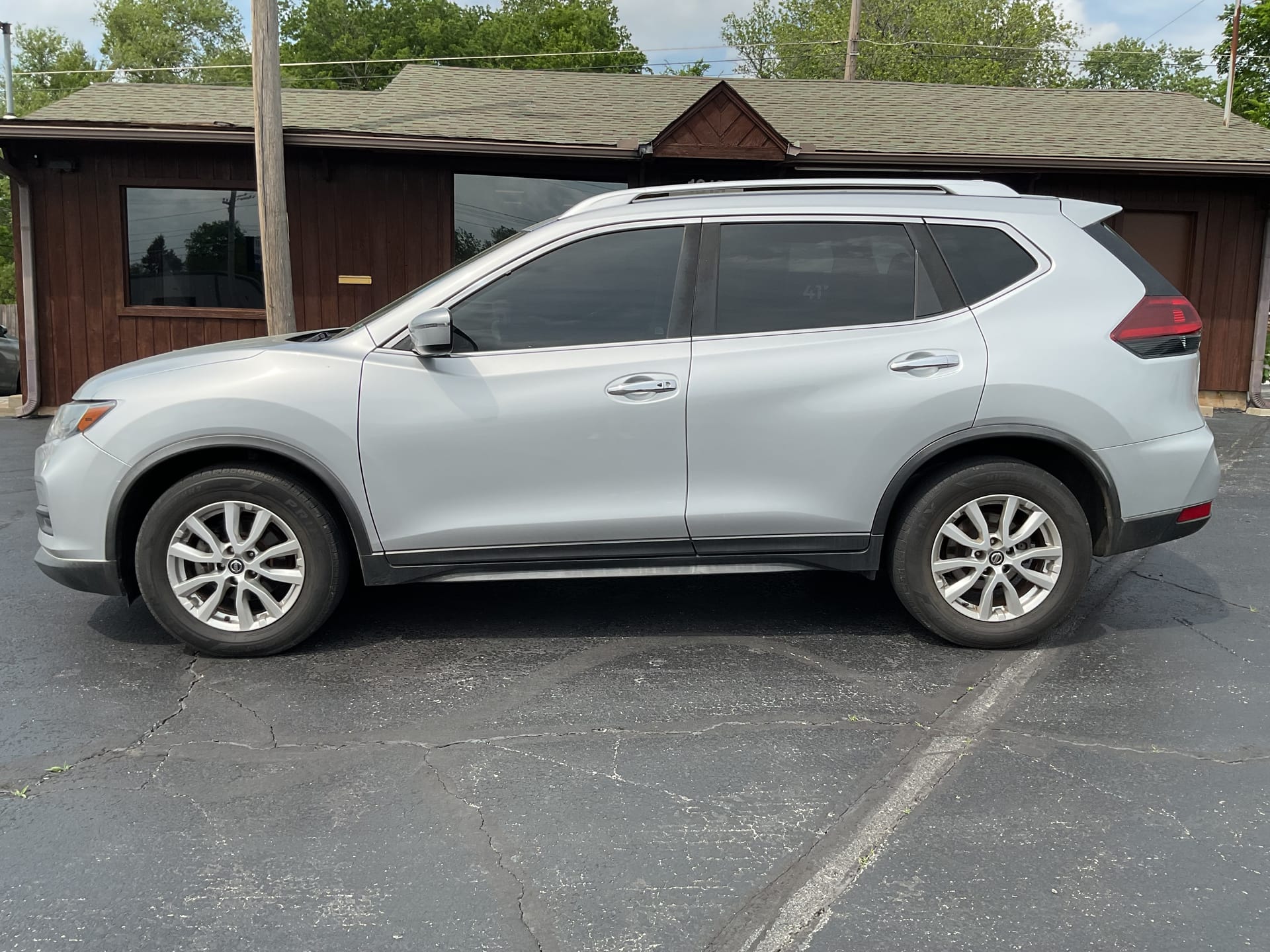 2019 NISSAN ROGUE - Gallery Image