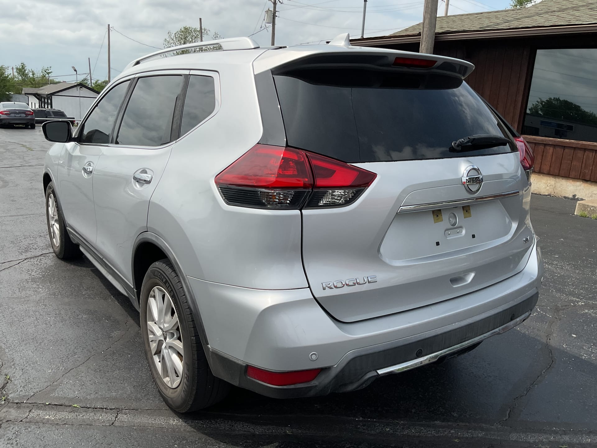 2019 NISSAN ROGUE - Gallery Image