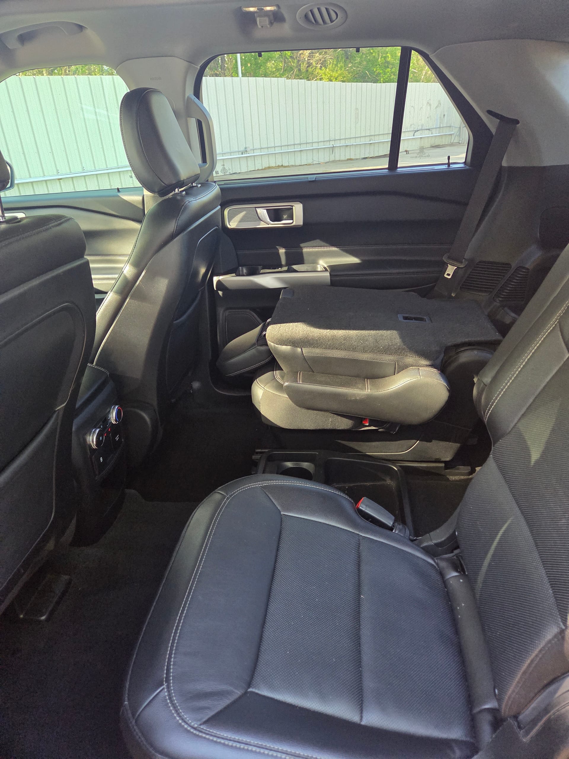 2020 FORD EXPLORER - Gallery Image