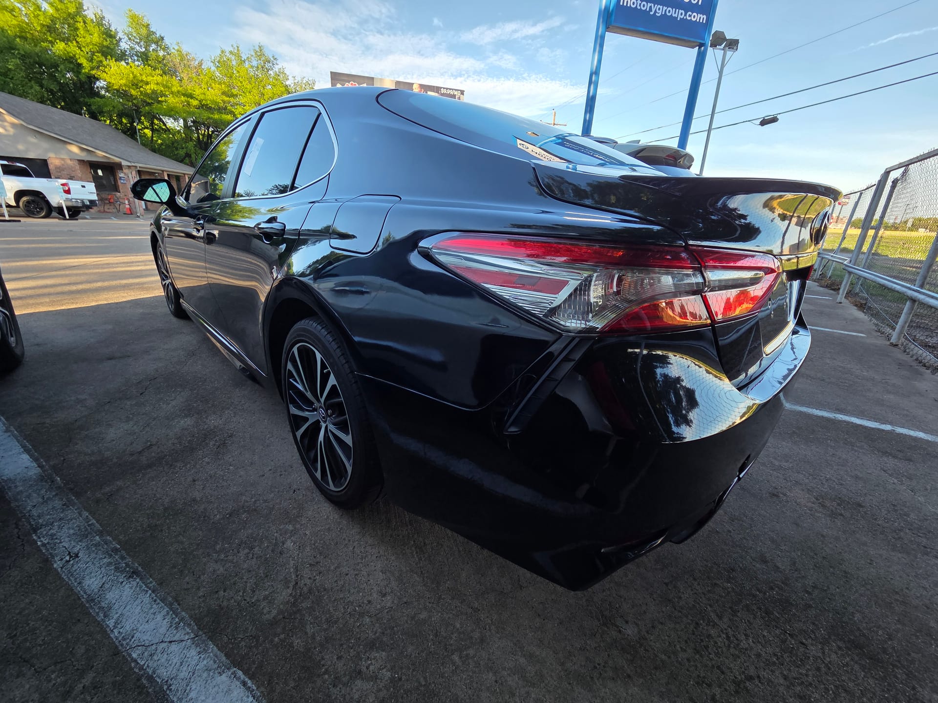 2018 TOYOTA CAMRY - Gallery Image