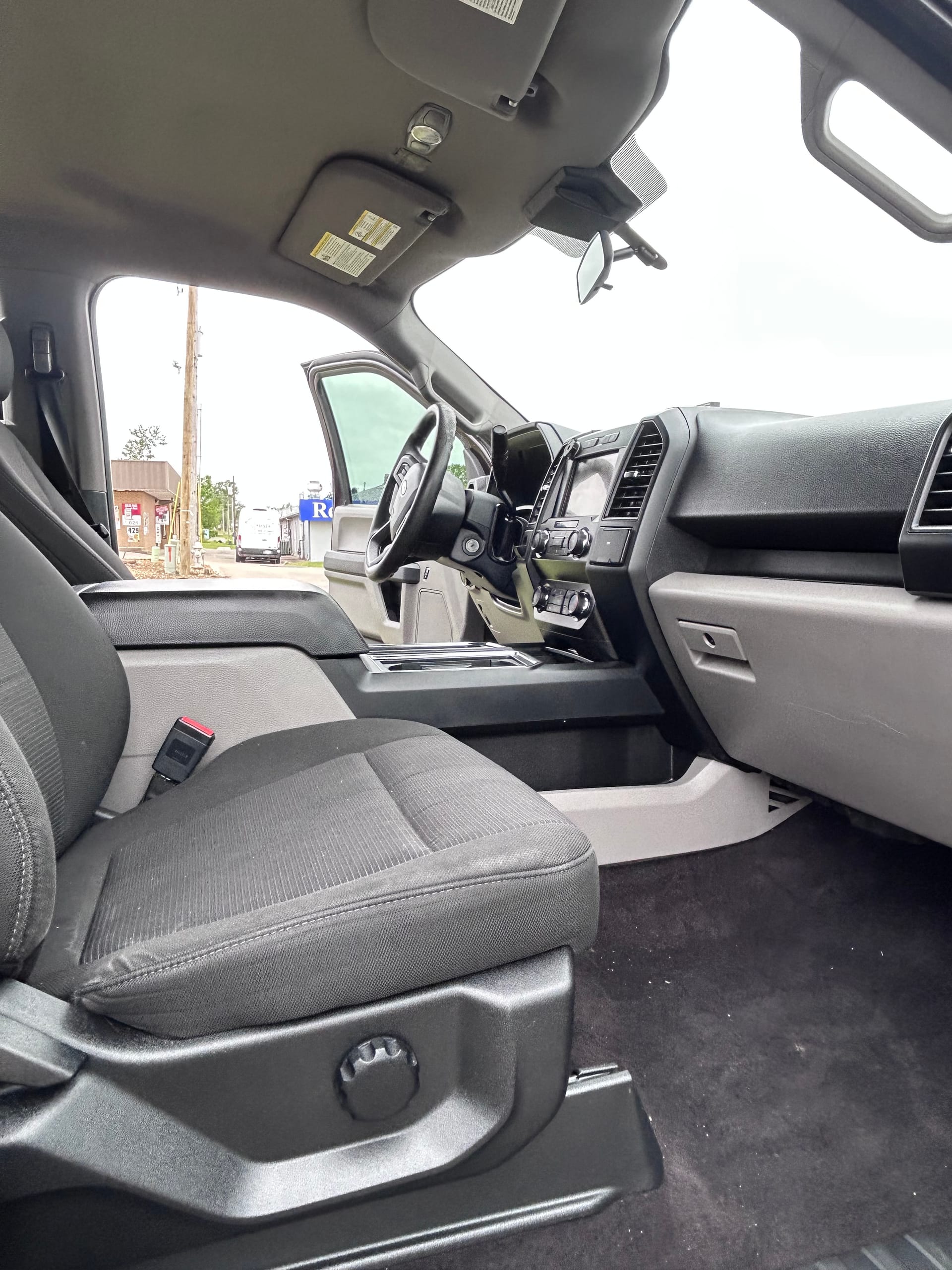 2019 FORD F-150 - Gallery Image