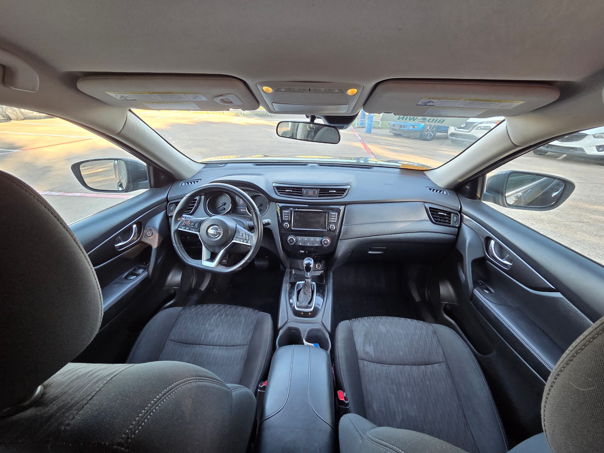 2020 NISSAN ROGUE - Gallery Image