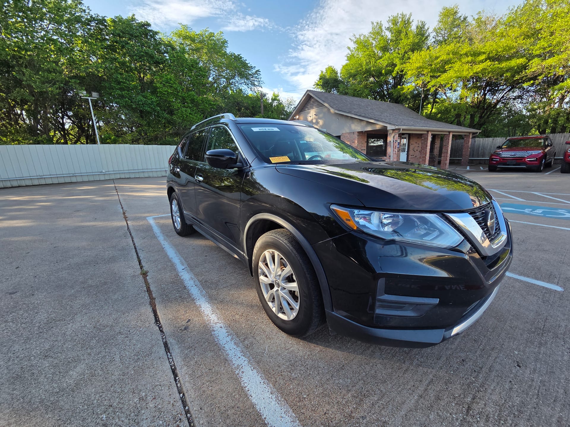 2020 NISSAN ROGUE - Gallery Image