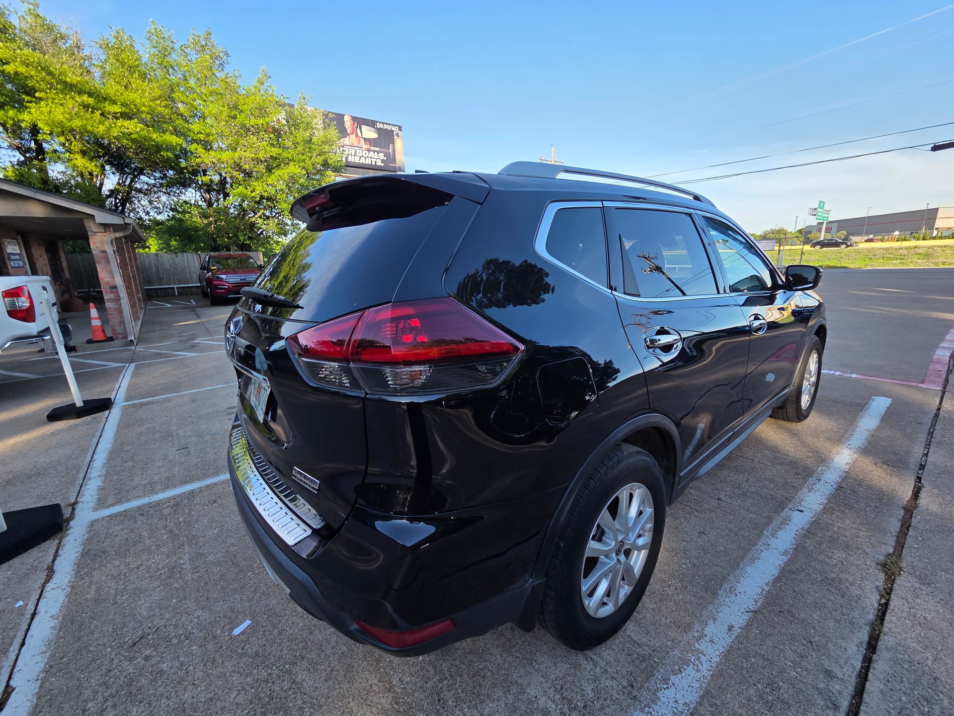 2020 NISSAN ROGUE - Gallery Image